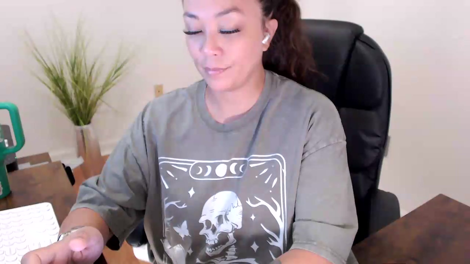 Gallery image thumbnail from CoconutCreme's myfreecams stream on, 07/27/2026, 14:23 image 13 of 20