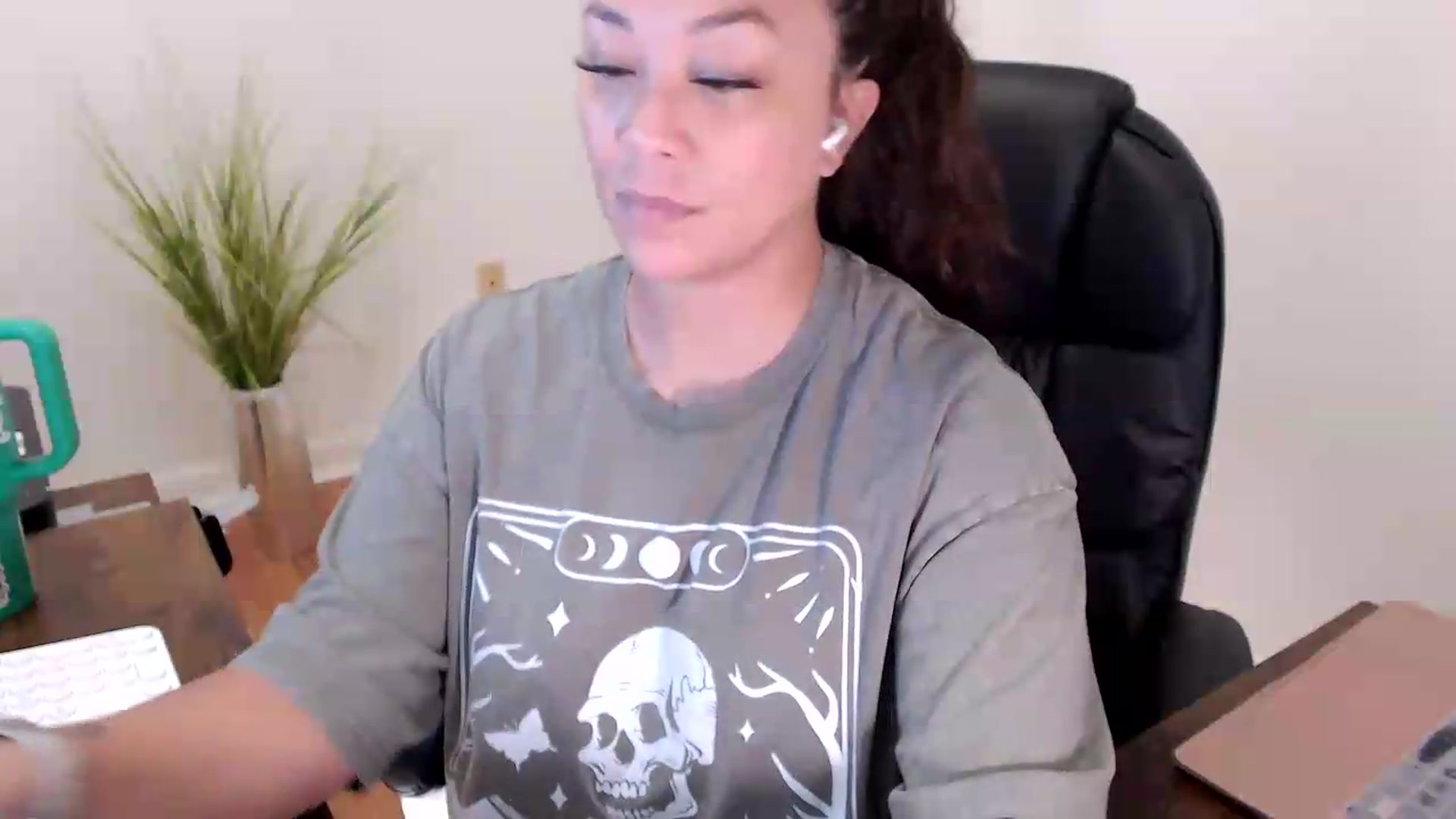 Gallery image thumbnail from CoconutCreme's myfreecams stream on, 07/27/2026, 14:23 image 7 of 20