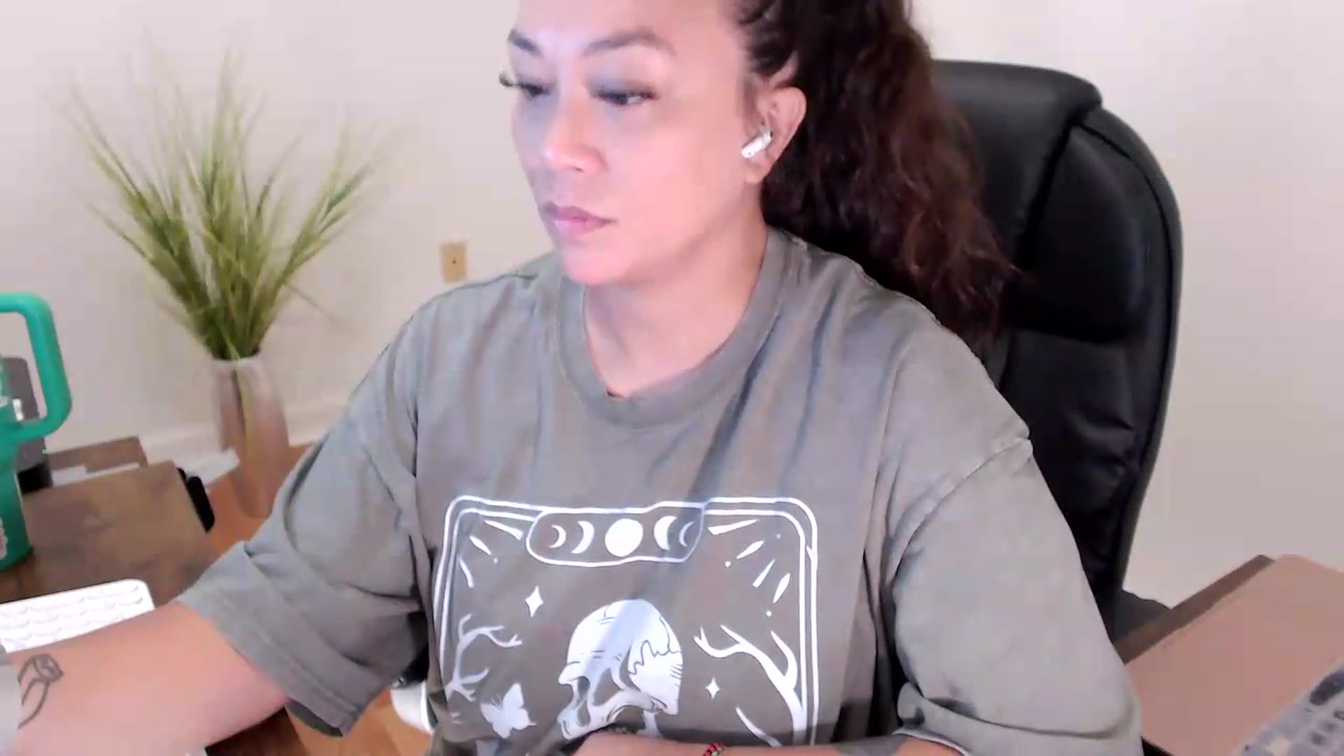Gallery image thumbnail from CoconutCreme's myfreecams stream on, 07/27/2026, 14:23 image 11 of 20