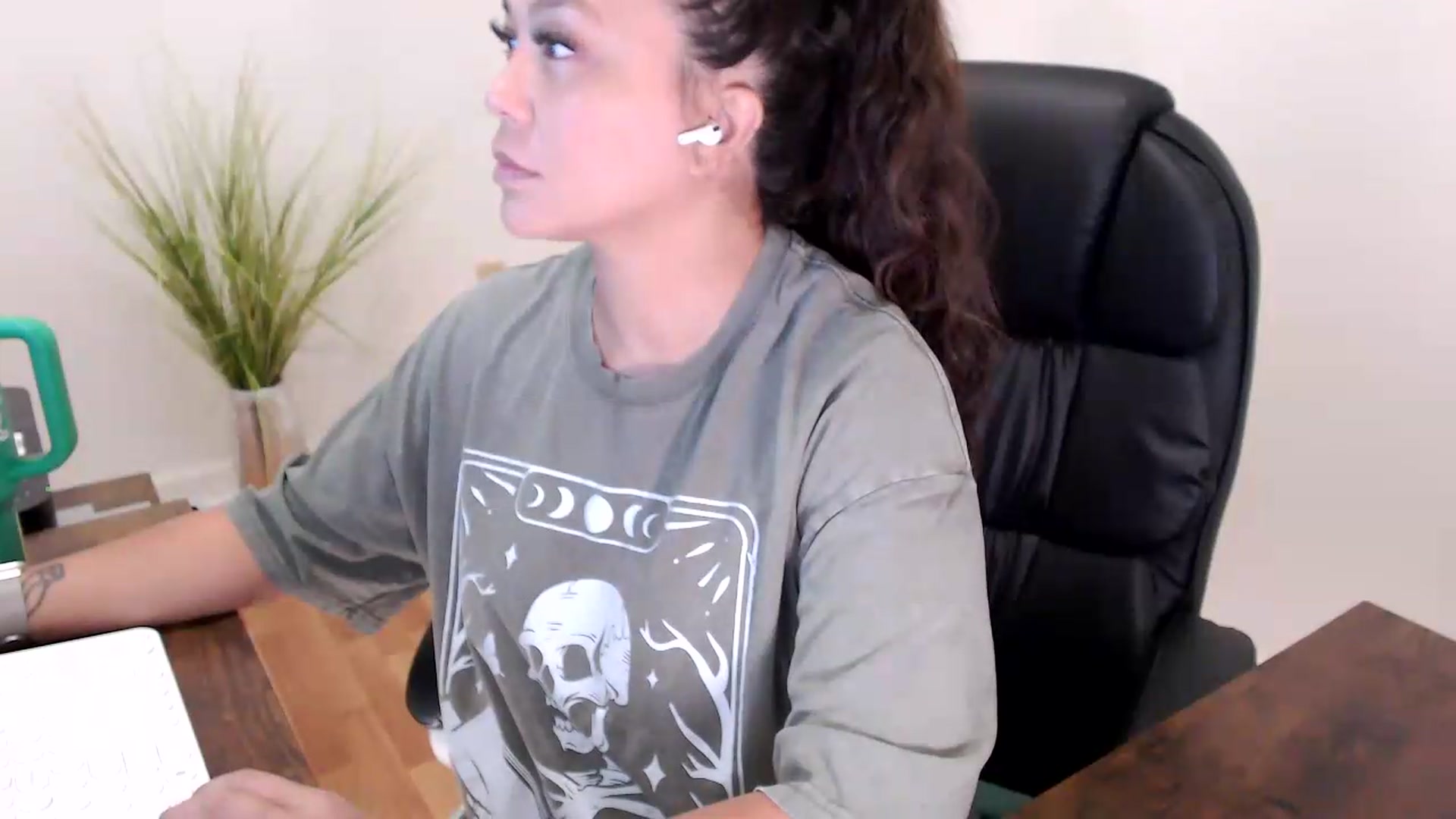 Gallery image thumbnail from CoconutCreme's myfreecams stream on, 07/27/2026, 14:23 image 15 of 20