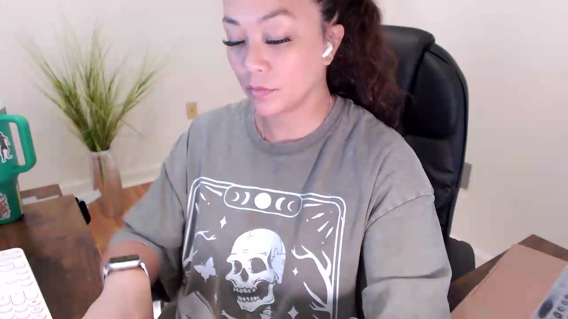 Gallery image thumbnail from CoconutCreme's myfreecams stream on, 07/27/2026, 15:53 image 6 of 20