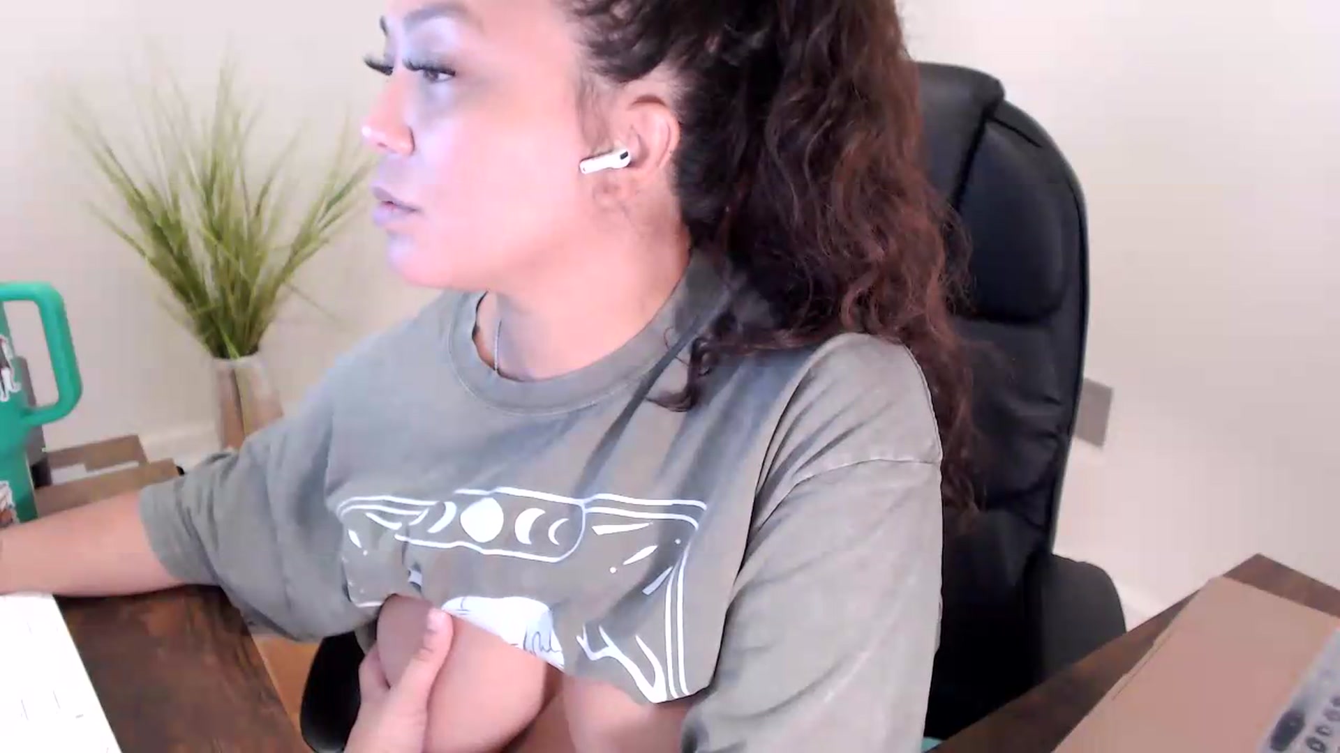 Gallery image thumbnail from CoconutCreme's myfreecams stream on, 07/27/2026, 15:53 image 15 of 20