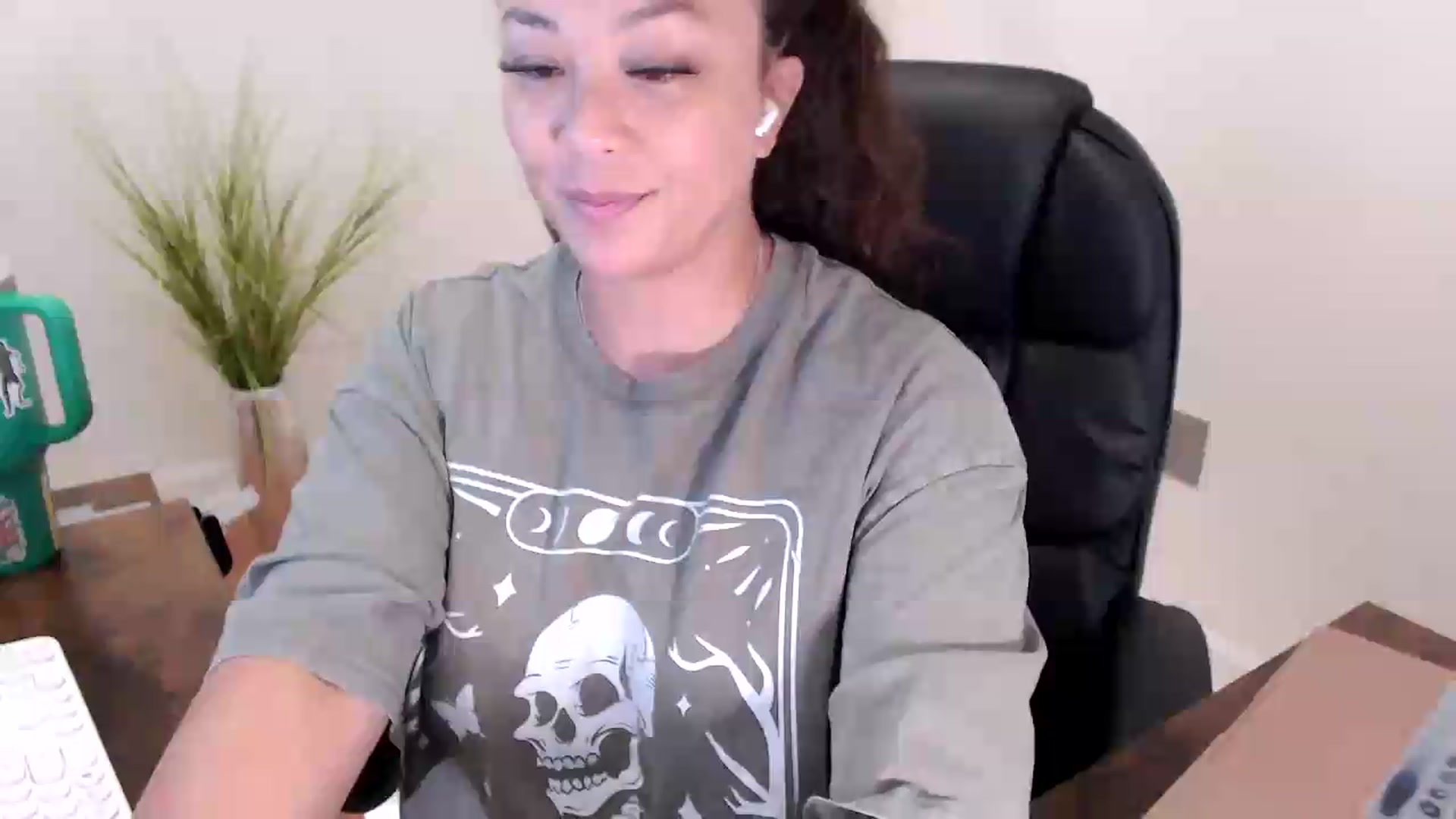 Gallery image thumbnail from CoconutCreme's myfreecams stream on, 07/27/2026, 15:53 image 4 of 20