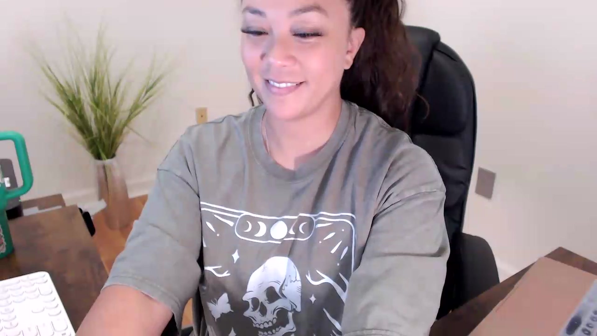 Gallery image thumbnail from CoconutCreme's myfreecams stream on, 07/27/2026, 17:03 image 5 of 20