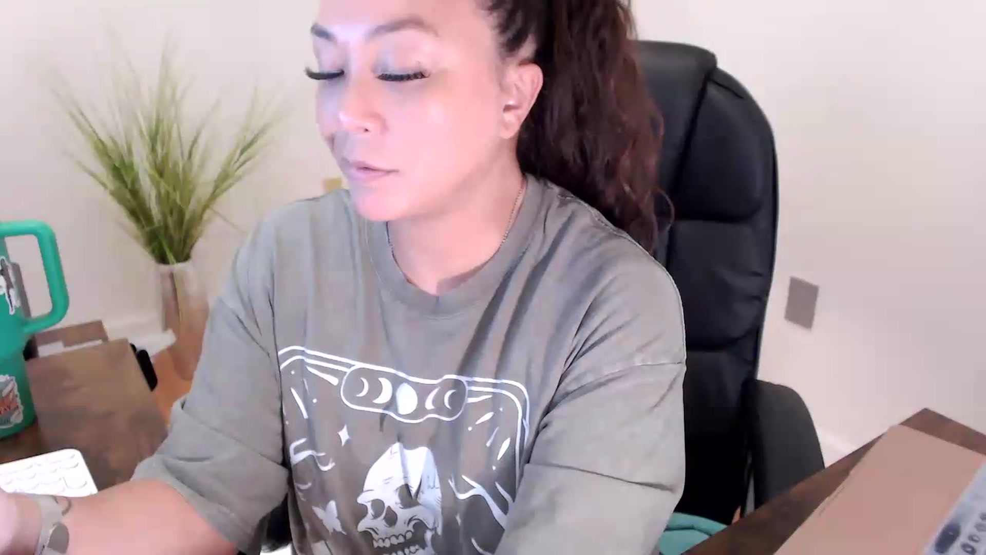 Gallery image thumbnail from CoconutCreme's myfreecams stream on, 07/27/2026, 17:03 image 4 of 20