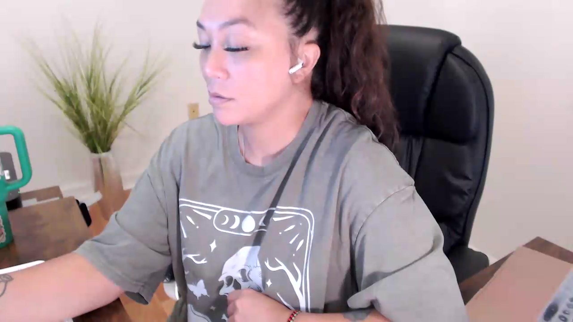 Gallery image thumbnail from CoconutCreme's myfreecams stream on, 07/27/2026, 17:03 image 6 of 20