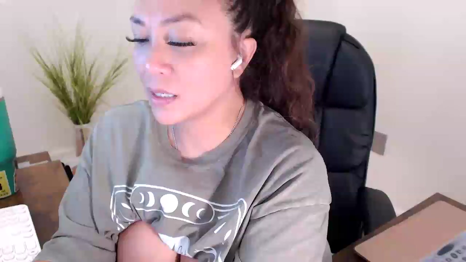 Gallery image thumbnail from CoconutCreme's myfreecams stream on, 07/27/2026, 19:34 image 1 of 20