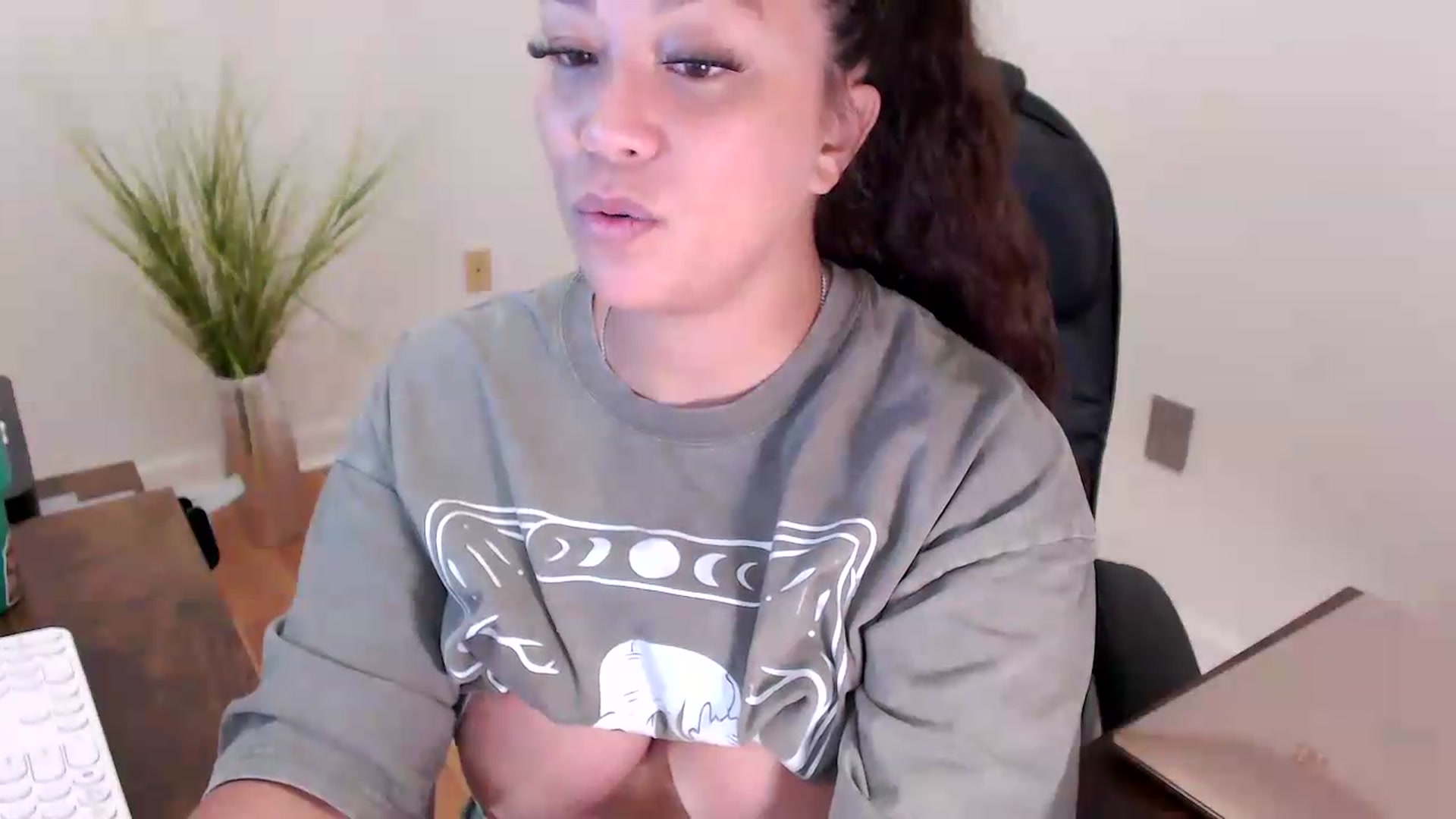 Gallery image thumbnail from CoconutCreme's myfreecams stream on, 07/27/2026, 20:37 image 12 of 20