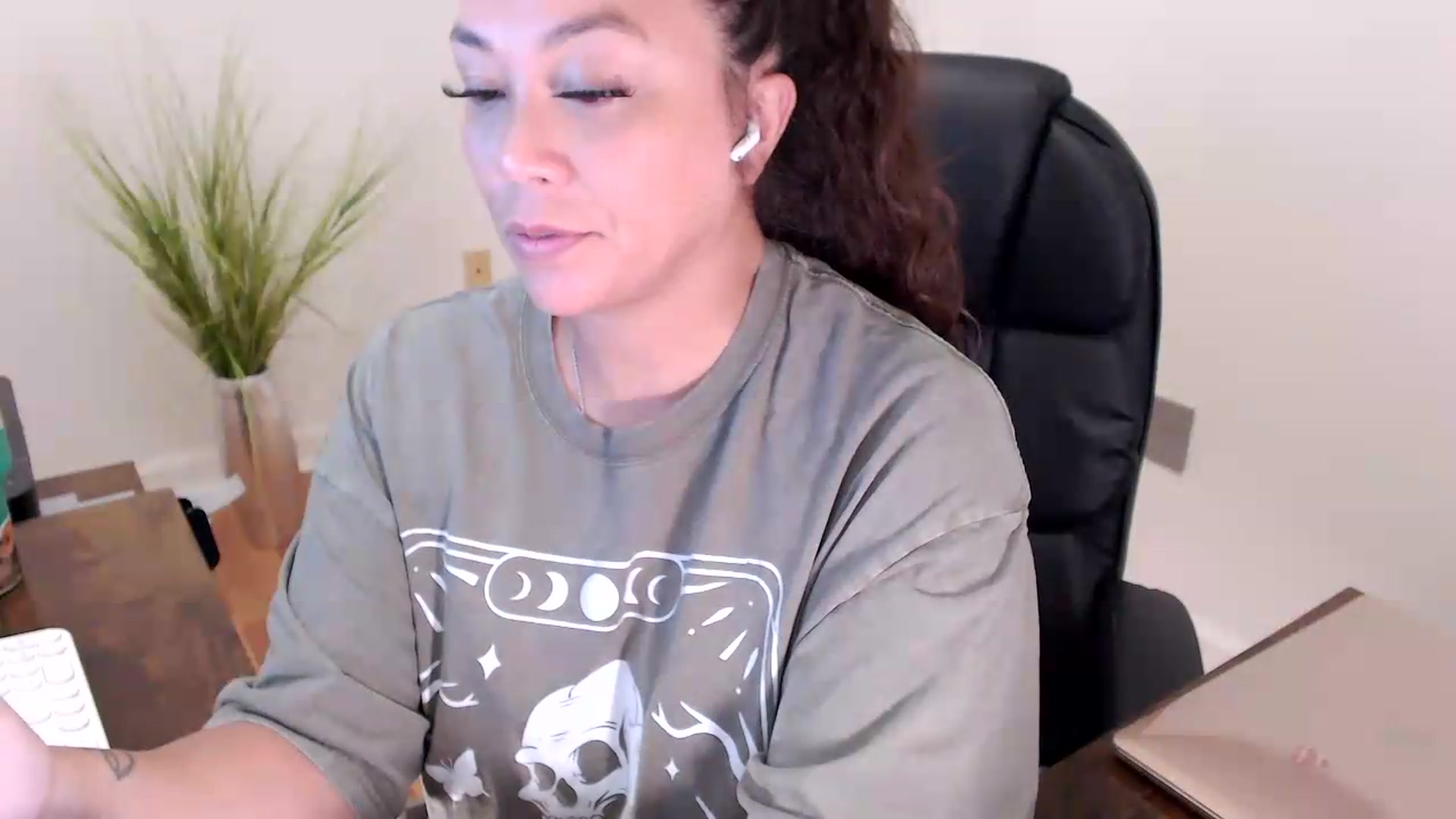 Gallery image thumbnail from CoconutCreme's myfreecams stream on, 07/27/2026, 20:37 image 16 of 20