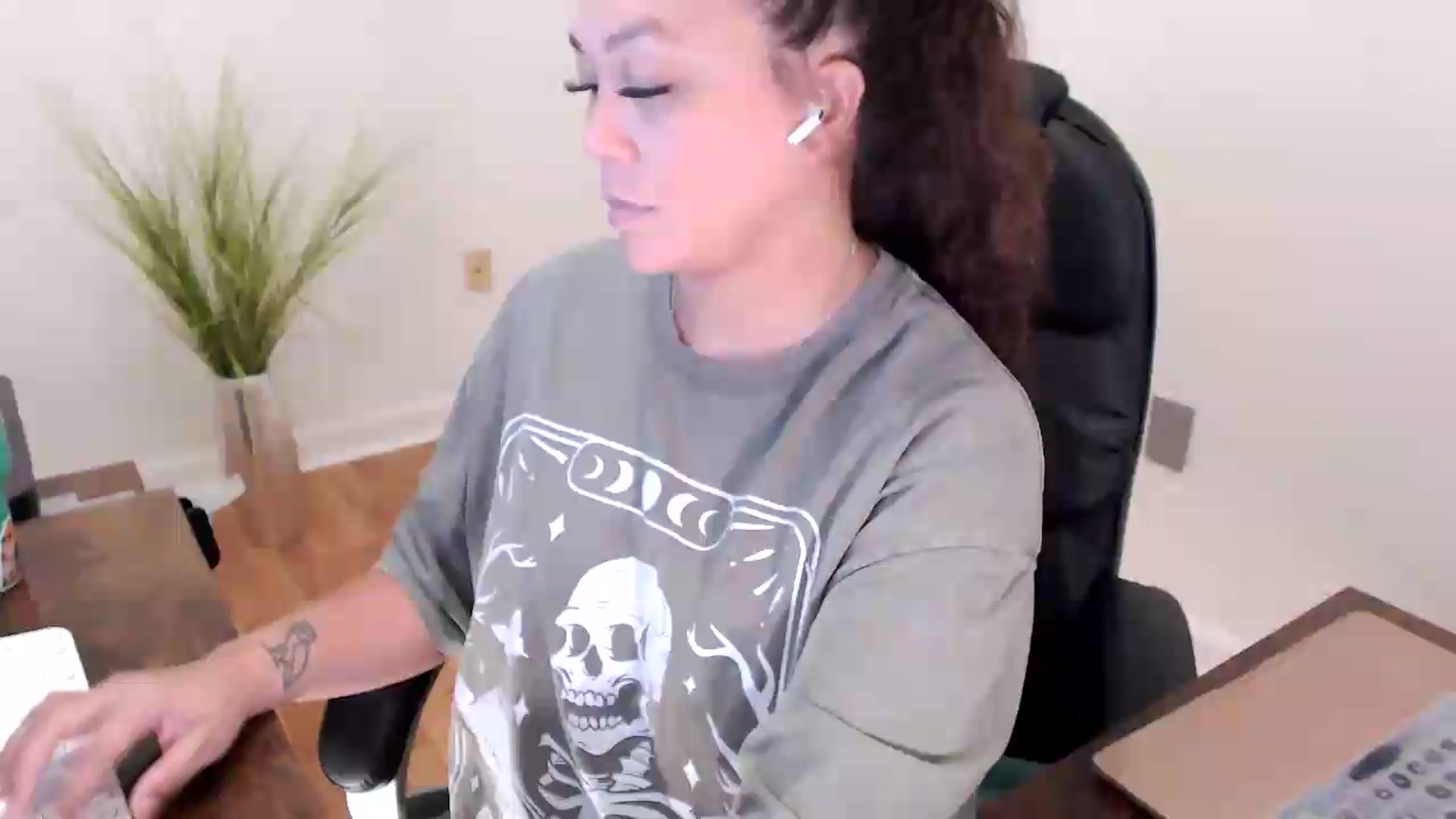 Gallery image thumbnail from CoconutCreme's myfreecams stream on, 07/27/2026, 20:37 image 2 of 20