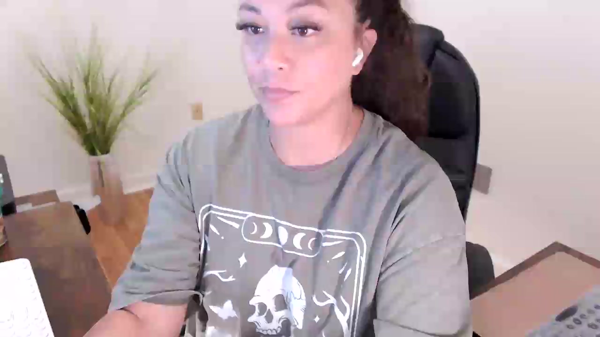 Gallery image thumbnail from CoconutCreme's myfreecams stream on, 07/27/2026, 20:37 image 1 of 20