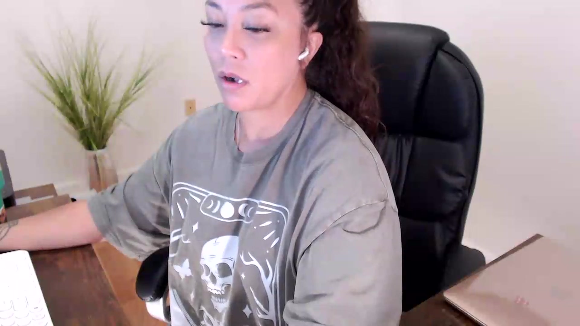 Gallery image thumbnail from CoconutCreme's myfreecams stream on, 07/27/2026, 20:37 image 17 of 20