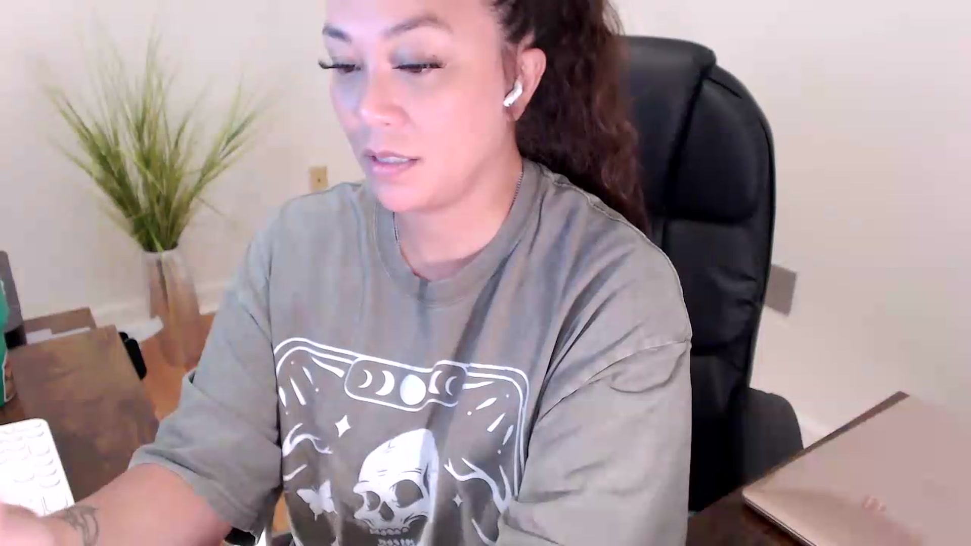 Gallery image thumbnail from CoconutCreme's myfreecams stream on, 07/27/2026, 20:37 image 14 of 20