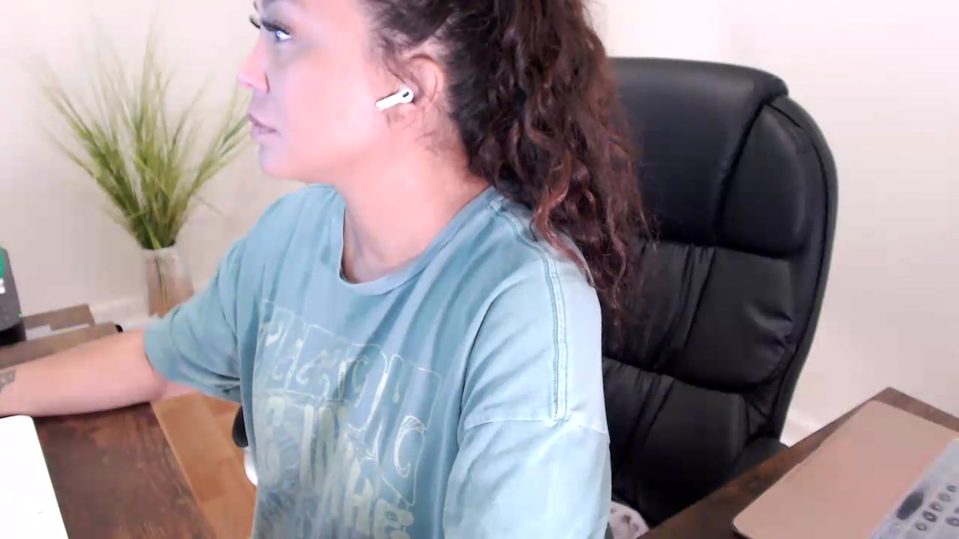 Gallery image thumbnail from CoconutCreme's myfreecams stream on, 07/28/2026, 14:30 image 7 of 20