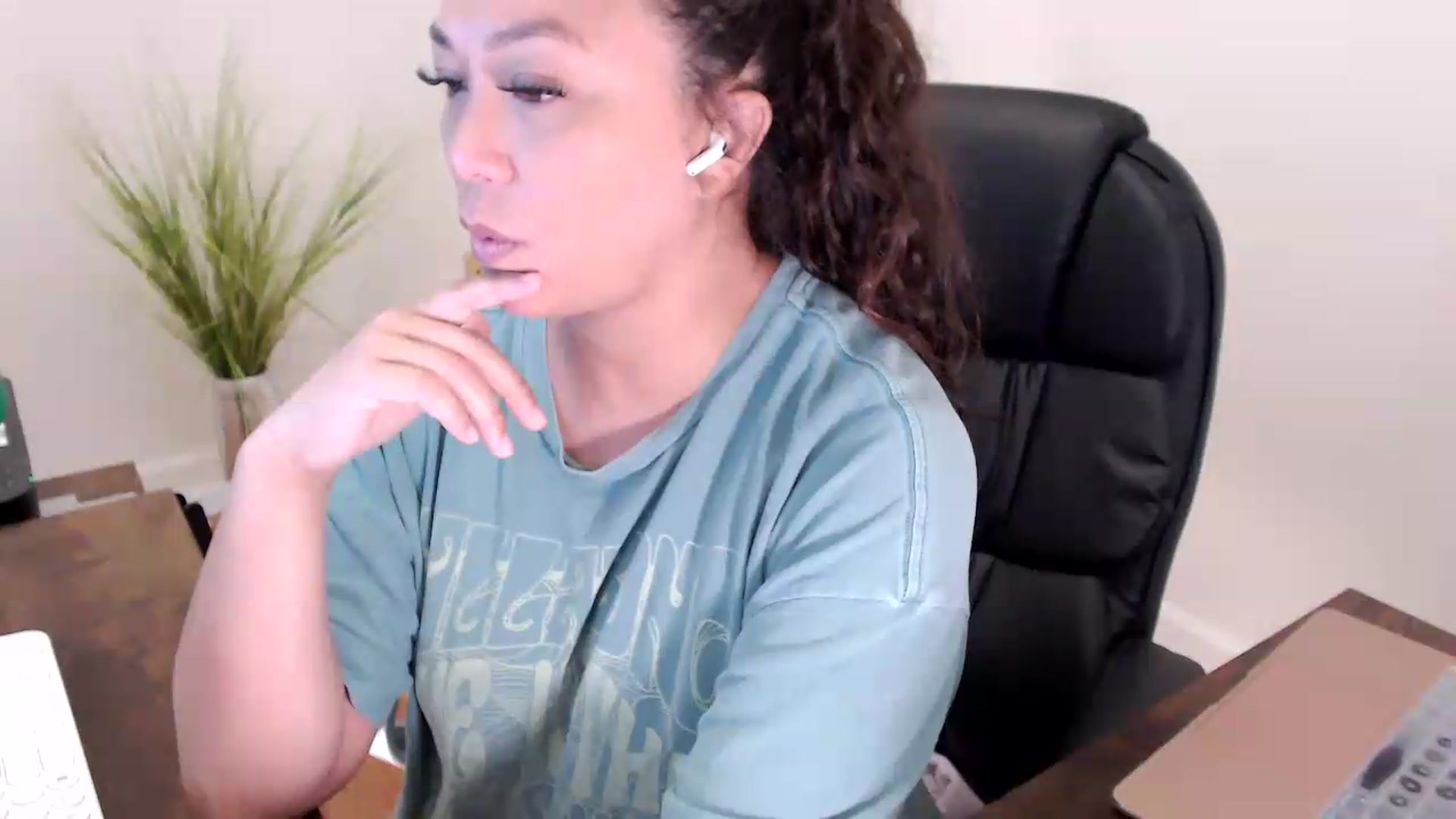 Gallery image thumbnail from CoconutCreme's myfreecams stream on, 07/28/2026, 14:30 image 14 of 20