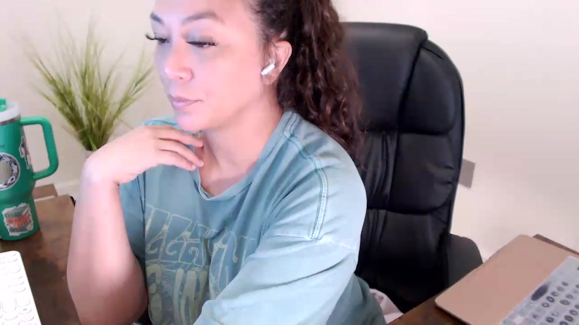 Gallery image thumbnail from CoconutCreme's myfreecams stream on, 07/28/2026, 15:10 image 20 of 20