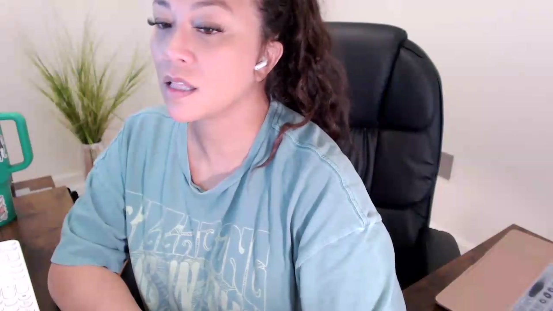 Gallery image thumbnail from CoconutCreme's myfreecams stream on, 07/28/2026, 15:10 image 12 of 20
