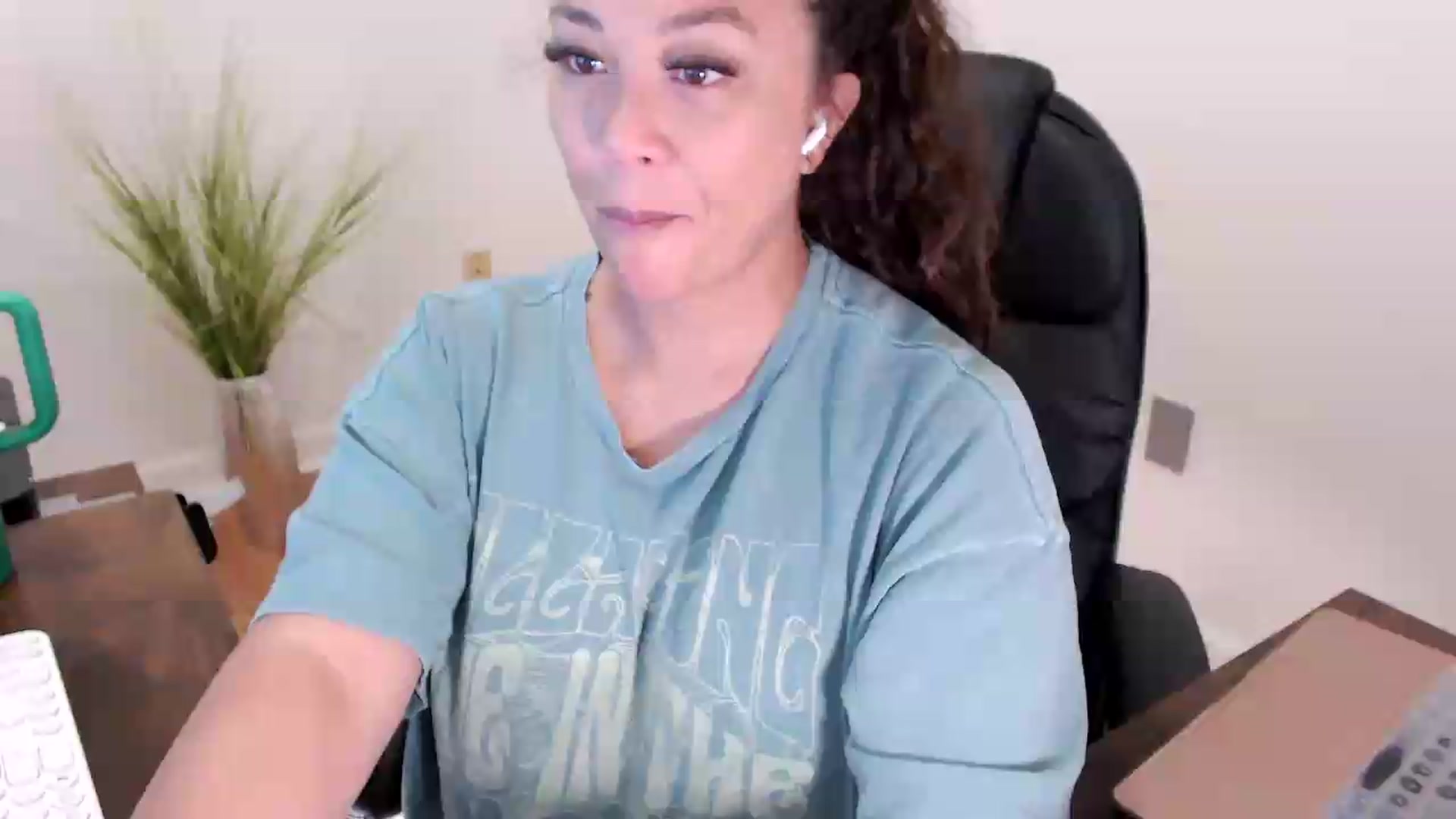 Gallery image thumbnail from CoconutCreme's myfreecams stream on, 07/28/2026, 15:10 image 6 of 20