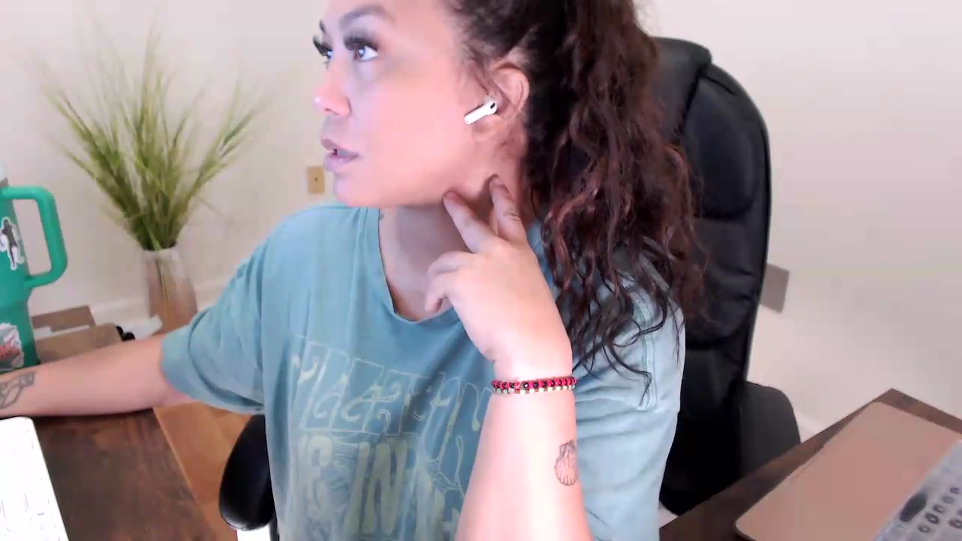 Gallery image thumbnail from CoconutCreme's myfreecams stream on, 07/28/2026, 15:10 image 3 of 20