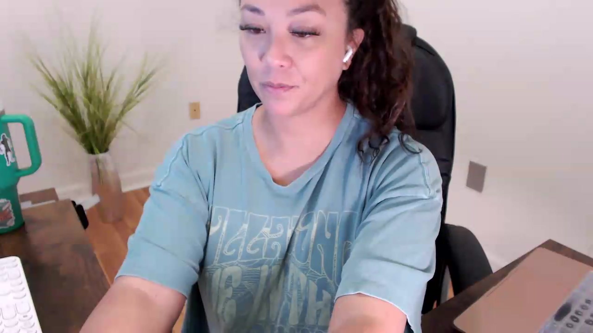 Gallery image thumbnail from CoconutCreme's myfreecams stream on, 07/28/2026, 15:10 image 4 of 20