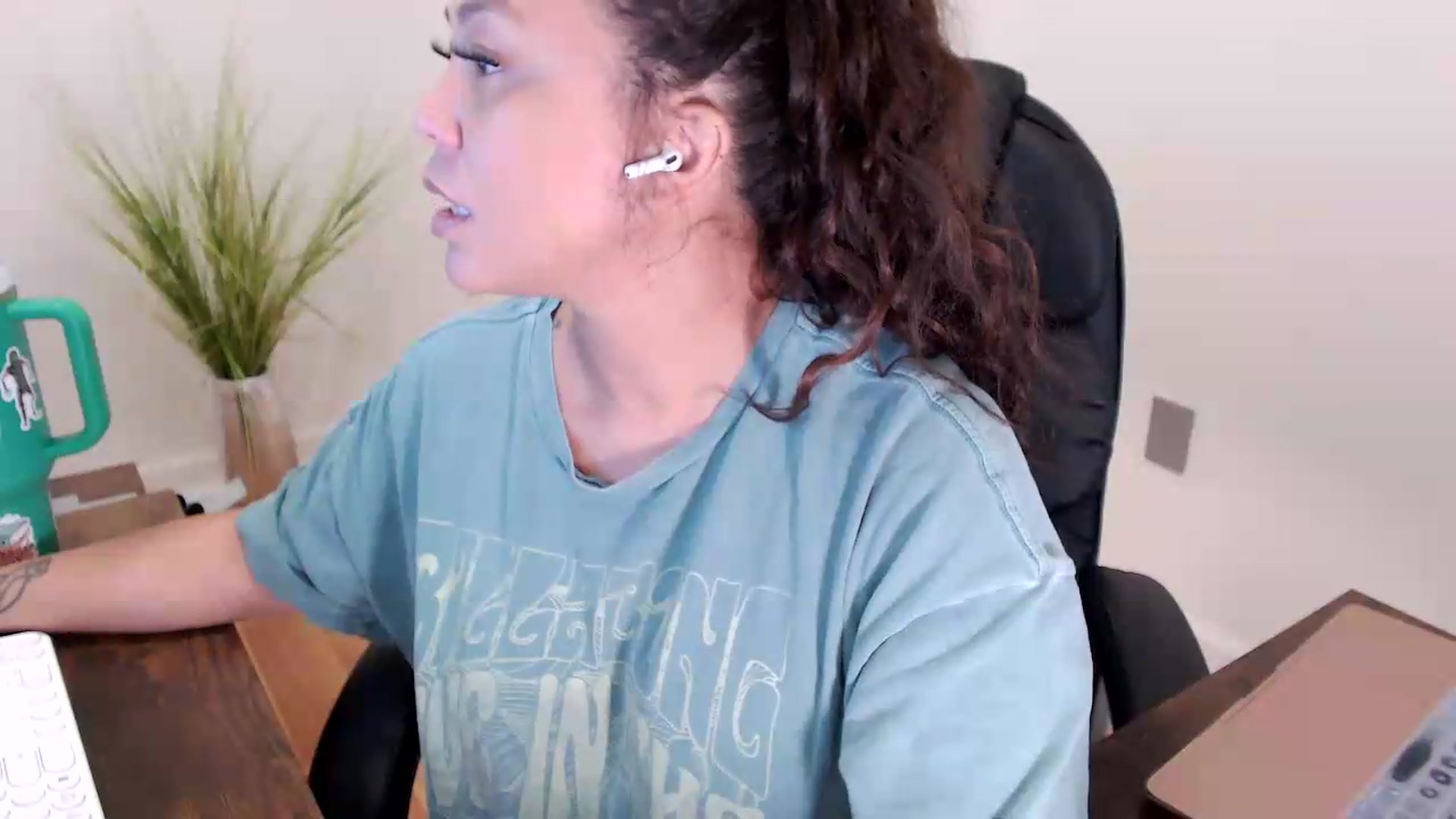 Gallery image thumbnail from CoconutCreme's myfreecams stream on, 07/28/2026, 15:10 image 14 of 20