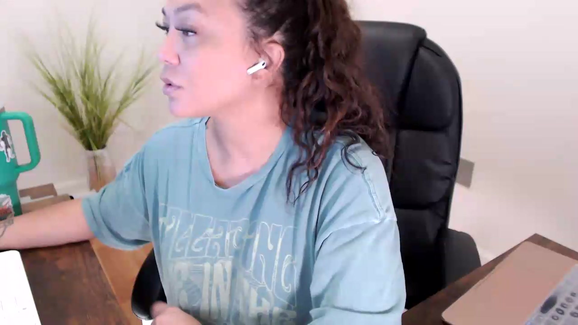 Gallery image thumbnail from CoconutCreme's myfreecams stream on, 07/28/2026, 15:10 image 5 of 20