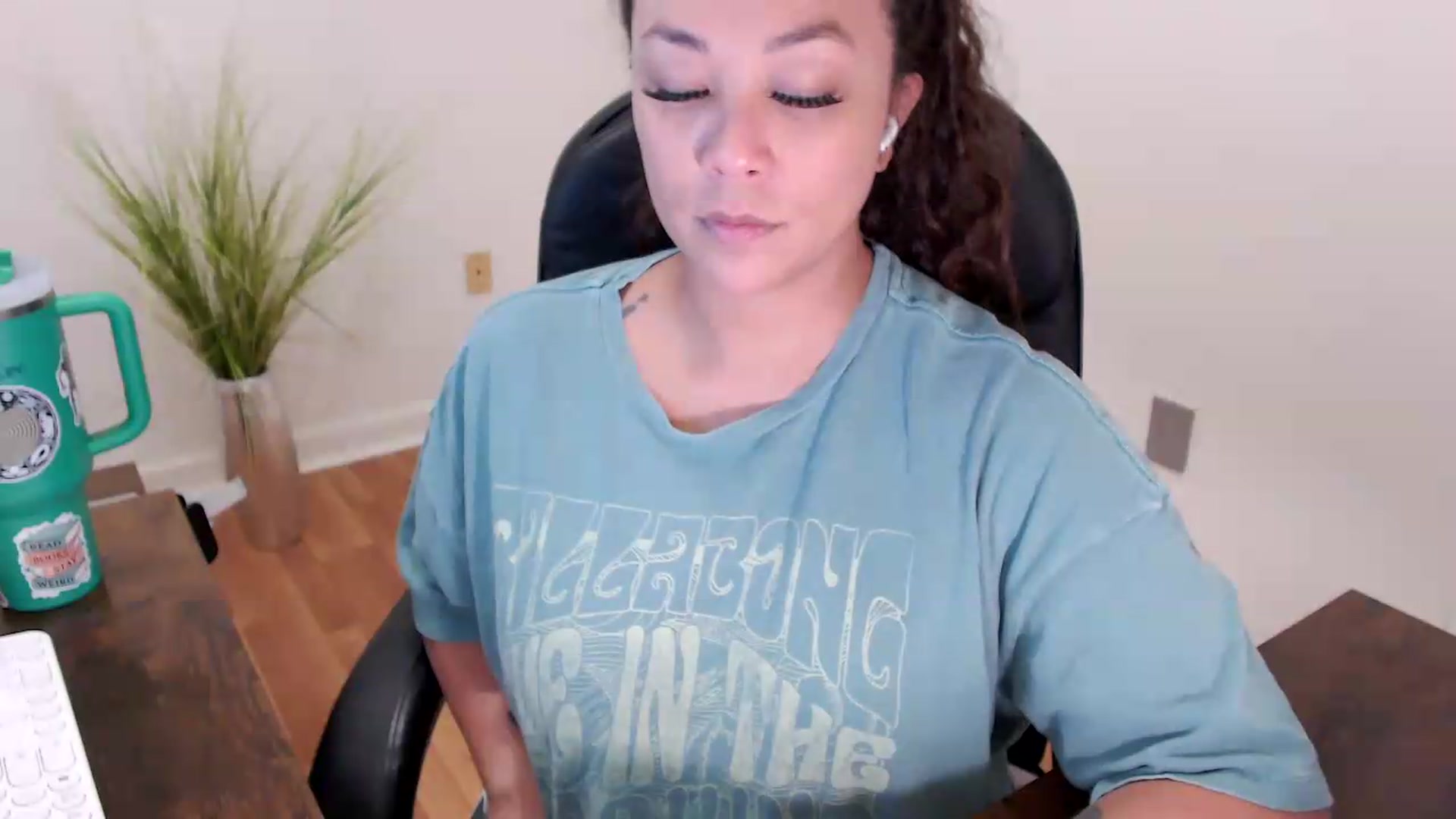 Gallery image thumbnail from CoconutCreme's myfreecams stream on, 07/28/2026, 15:10 image 18 of 20