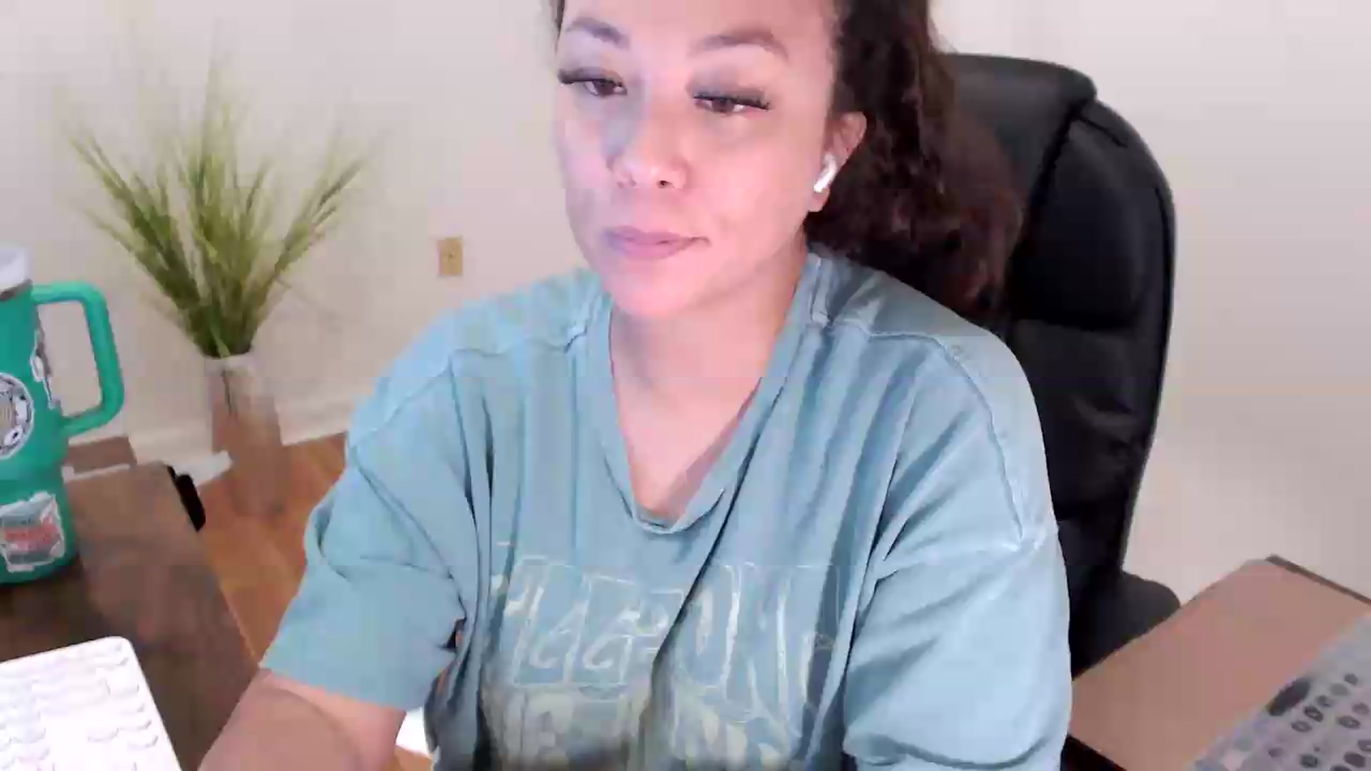 Gallery image thumbnail from CoconutCreme's myfreecams stream on, 07/28/2026, 15:44 image 14 of 20