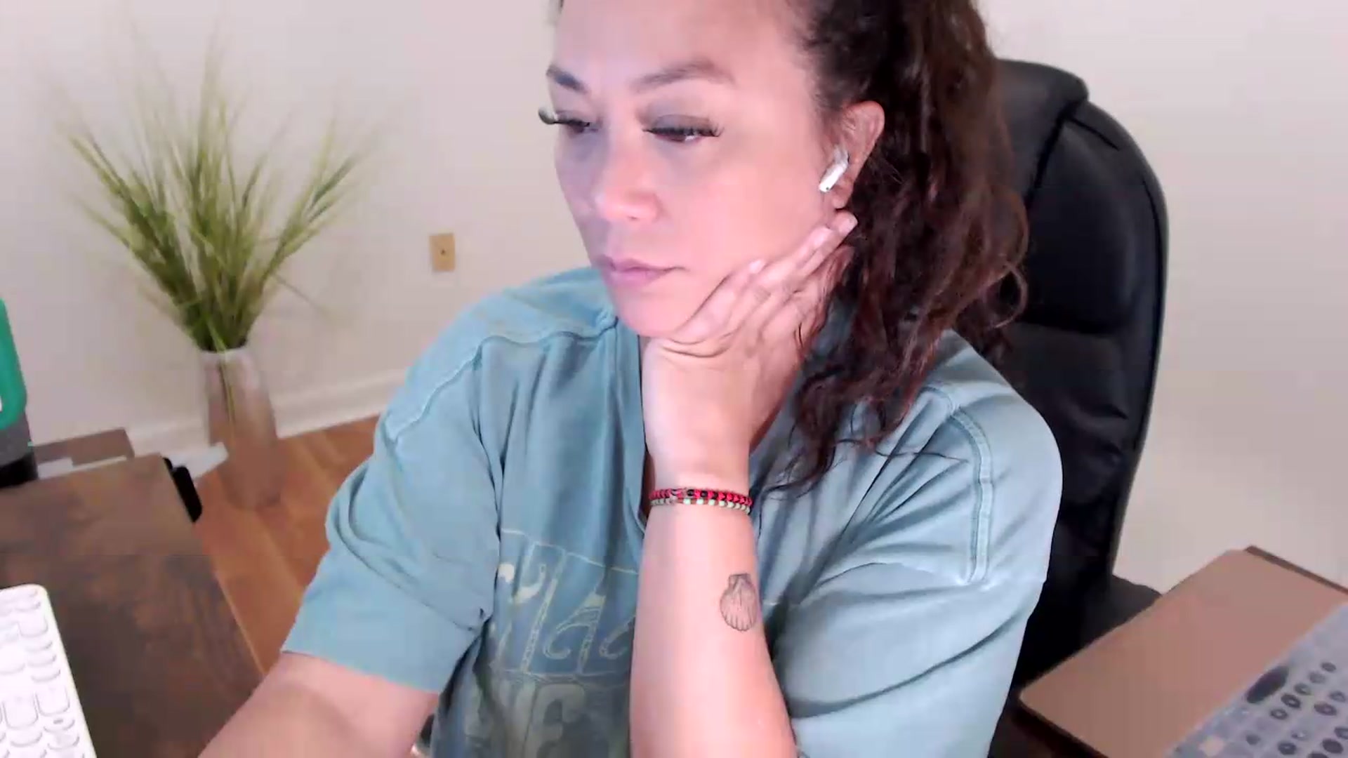 Gallery image thumbnail from CoconutCreme's myfreecams stream on, 07/28/2026, 15:44 image 4 of 20