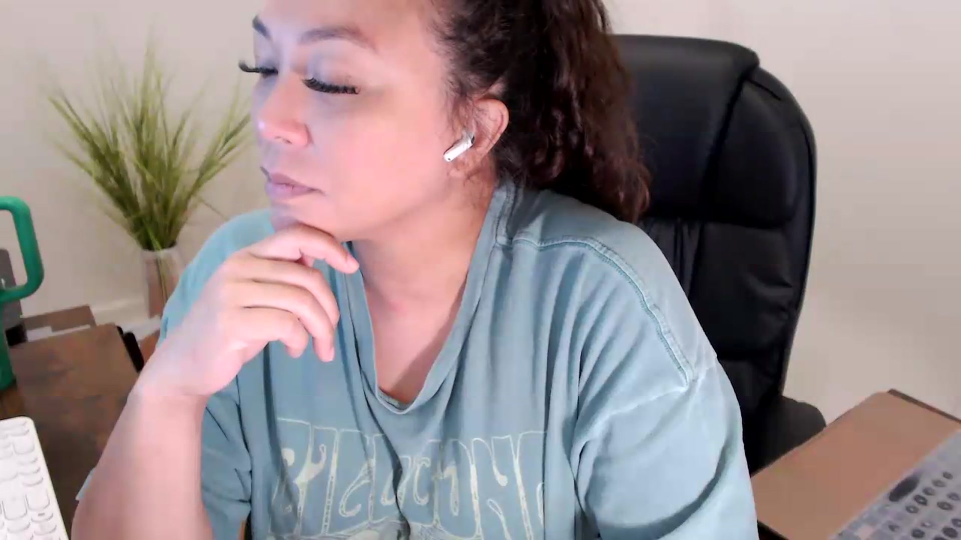 Gallery image thumbnail from CoconutCreme's myfreecams stream on, 07/28/2026, 15:44 image 8 of 20