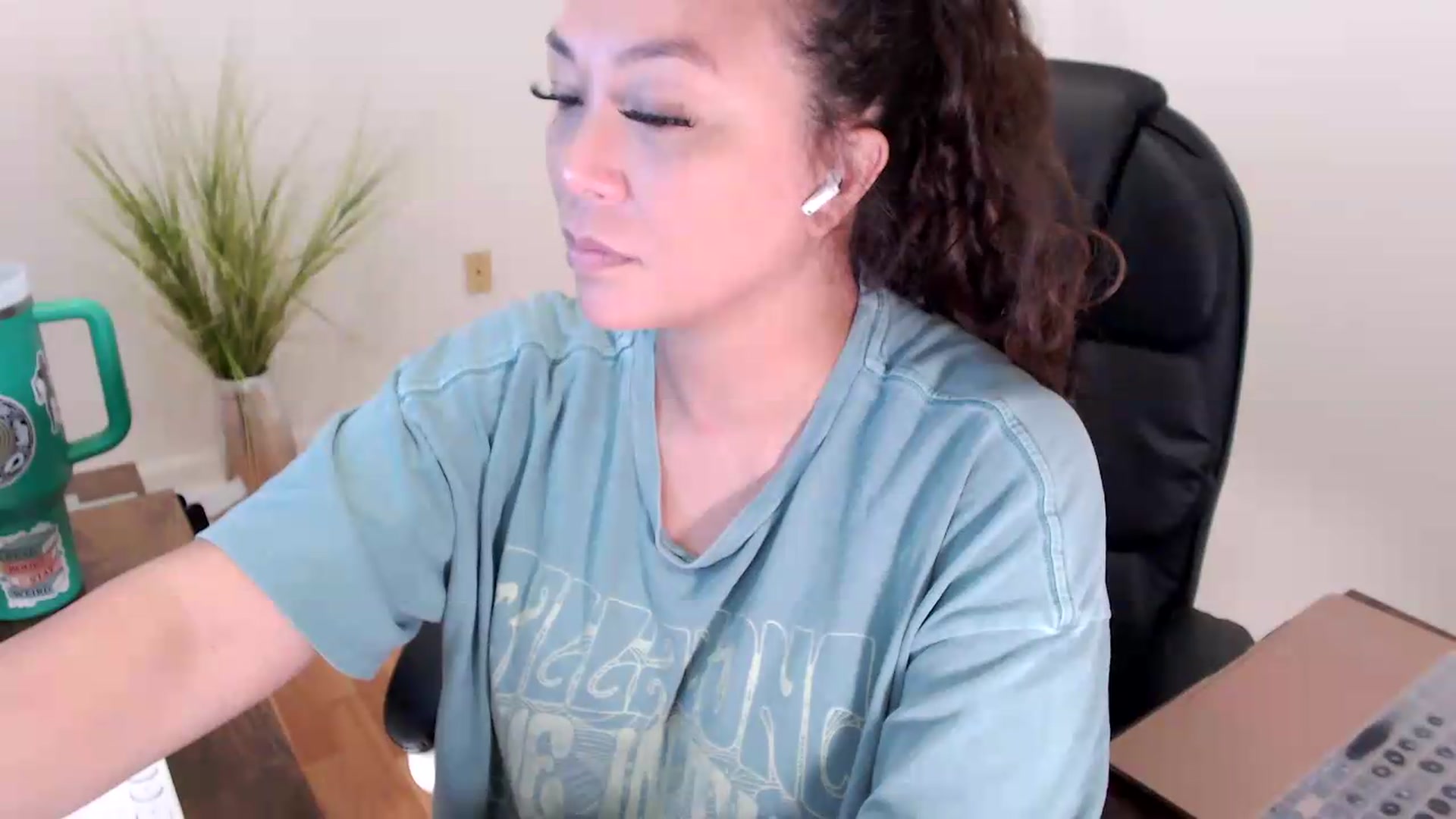 Gallery image thumbnail from CoconutCreme's myfreecams stream on, 07/28/2026, 15:44 image 12 of 20