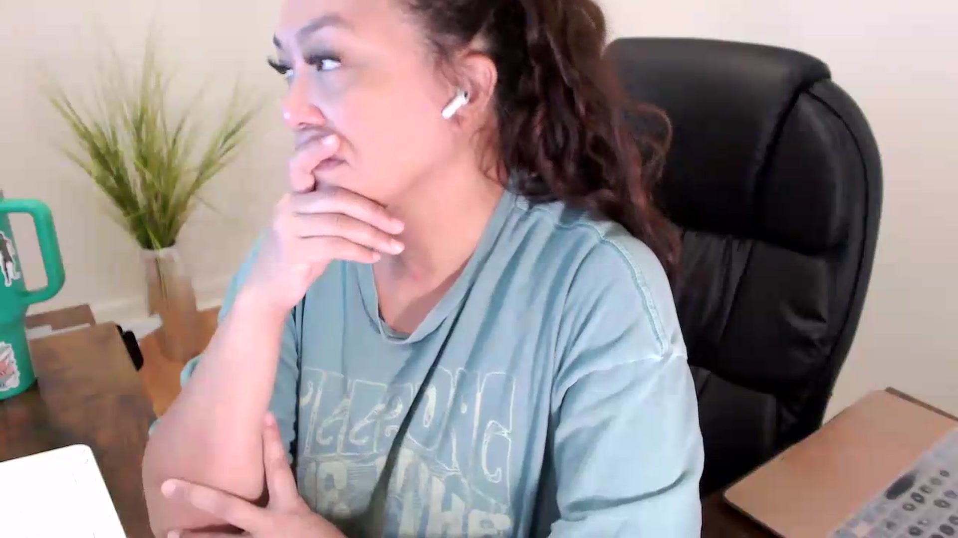 Gallery image thumbnail from CoconutCreme's myfreecams stream on, 07/28/2026, 15:44 image 19 of 20
