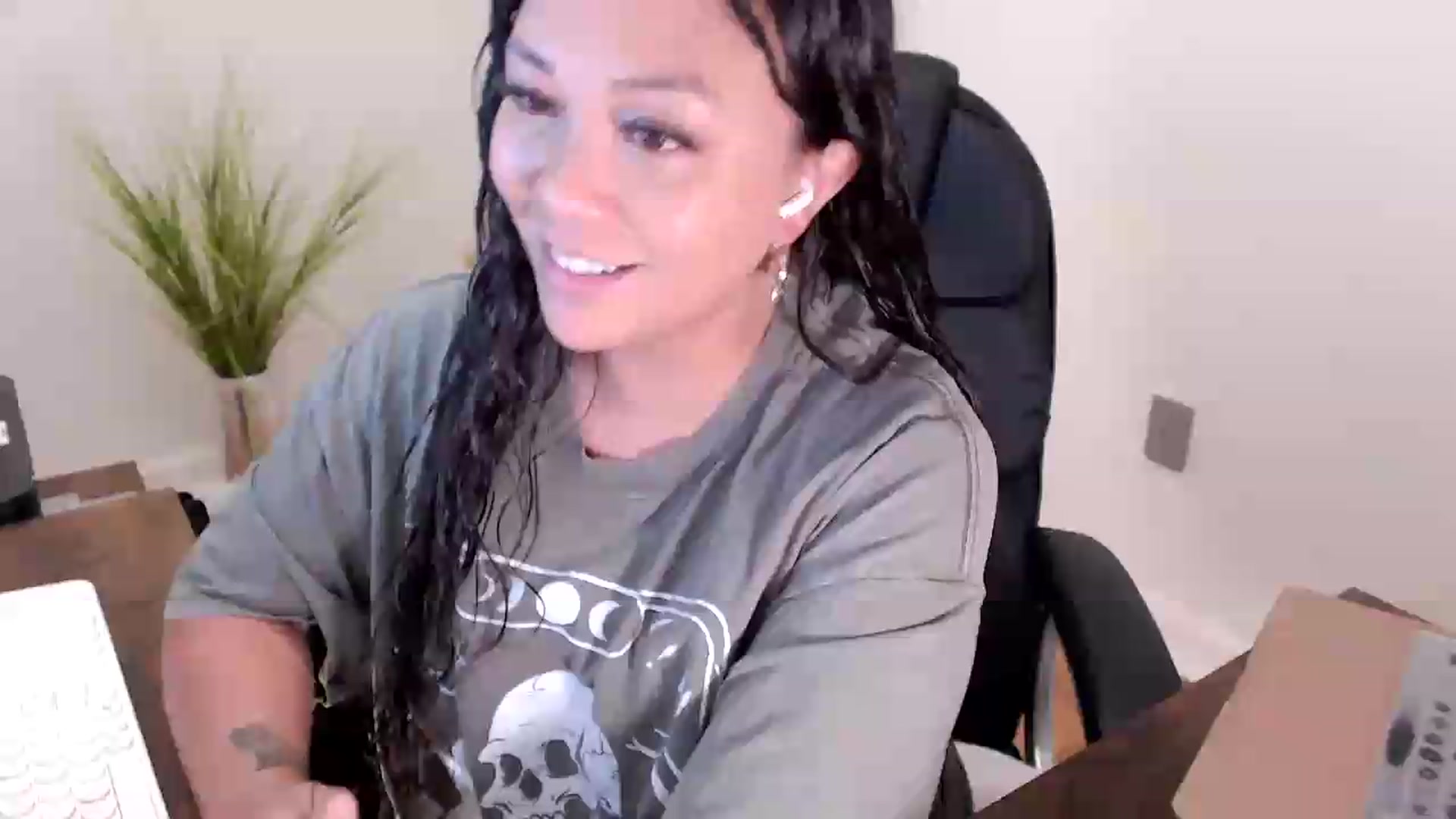 Gallery image thumbnail from CoconutCreme's myfreecams stream on, 08/07/2026, 16:37 image 11 of 20