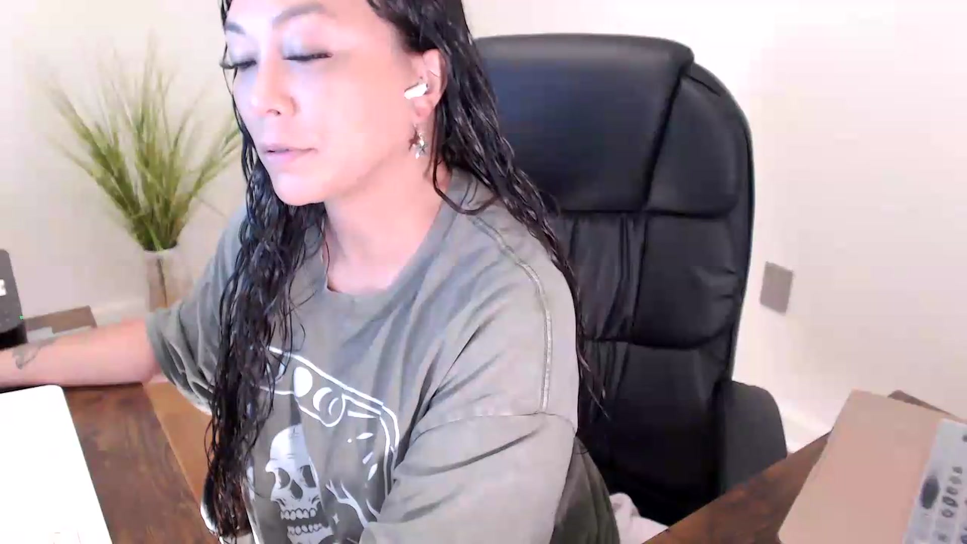 Gallery image thumbnail from CoconutCreme's myfreecams stream on, 08/07/2026, 16:37 image 10 of 20