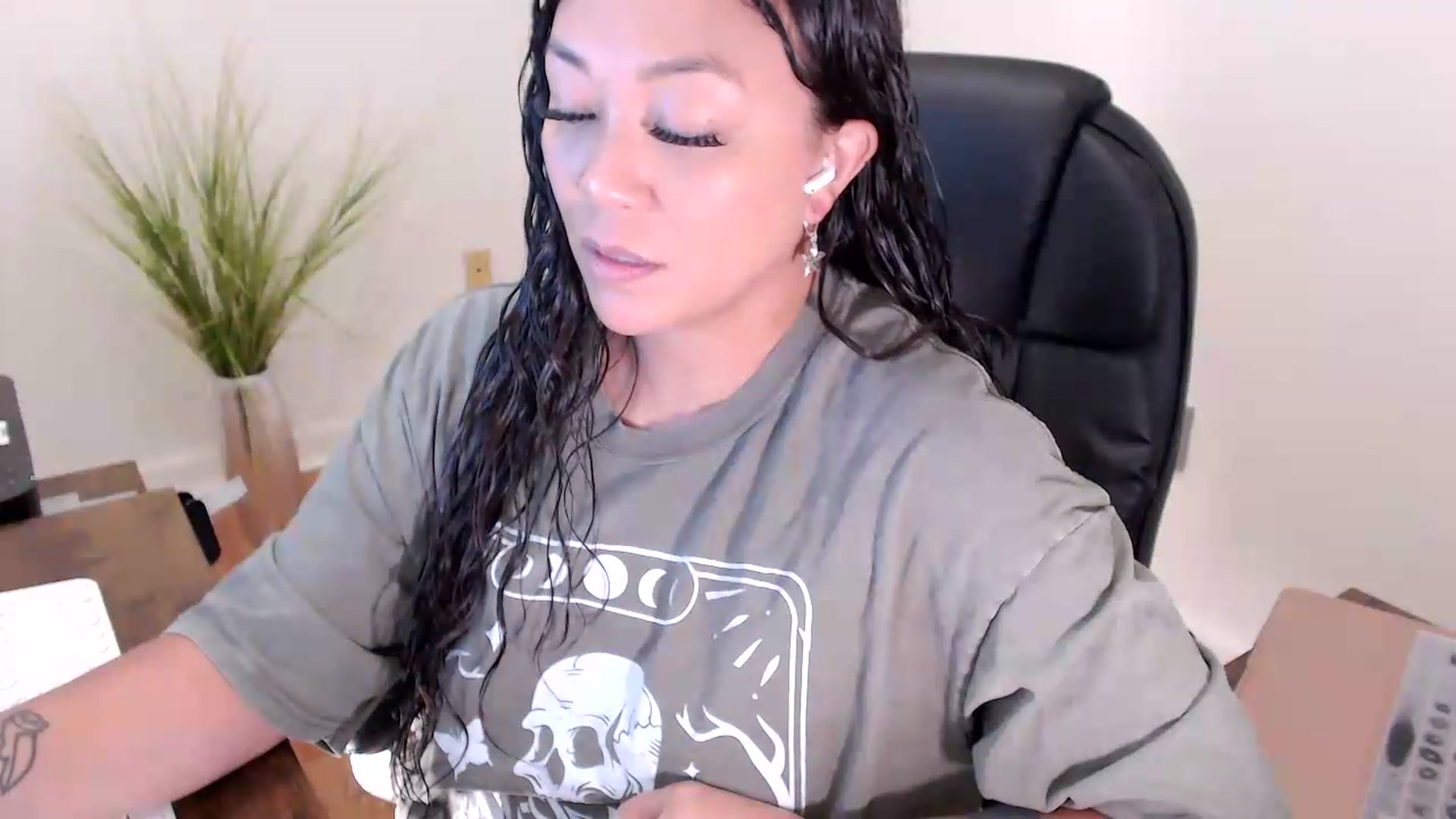 Gallery image thumbnail from CoconutCreme's myfreecams stream on, 08/07/2026, 16:37 image 8 of 20