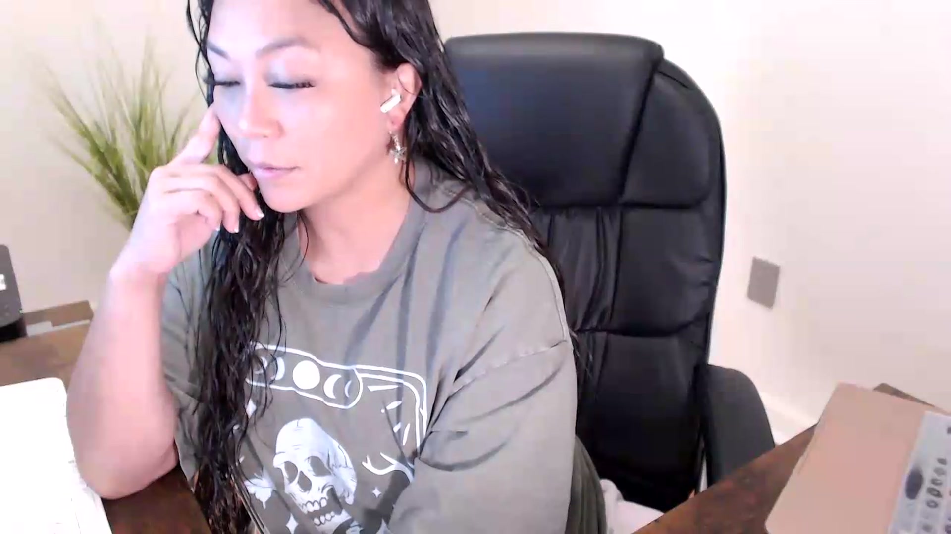 Gallery image thumbnail from CoconutCreme's myfreecams stream on, 08/07/2026, 16:37 image 9 of 20
