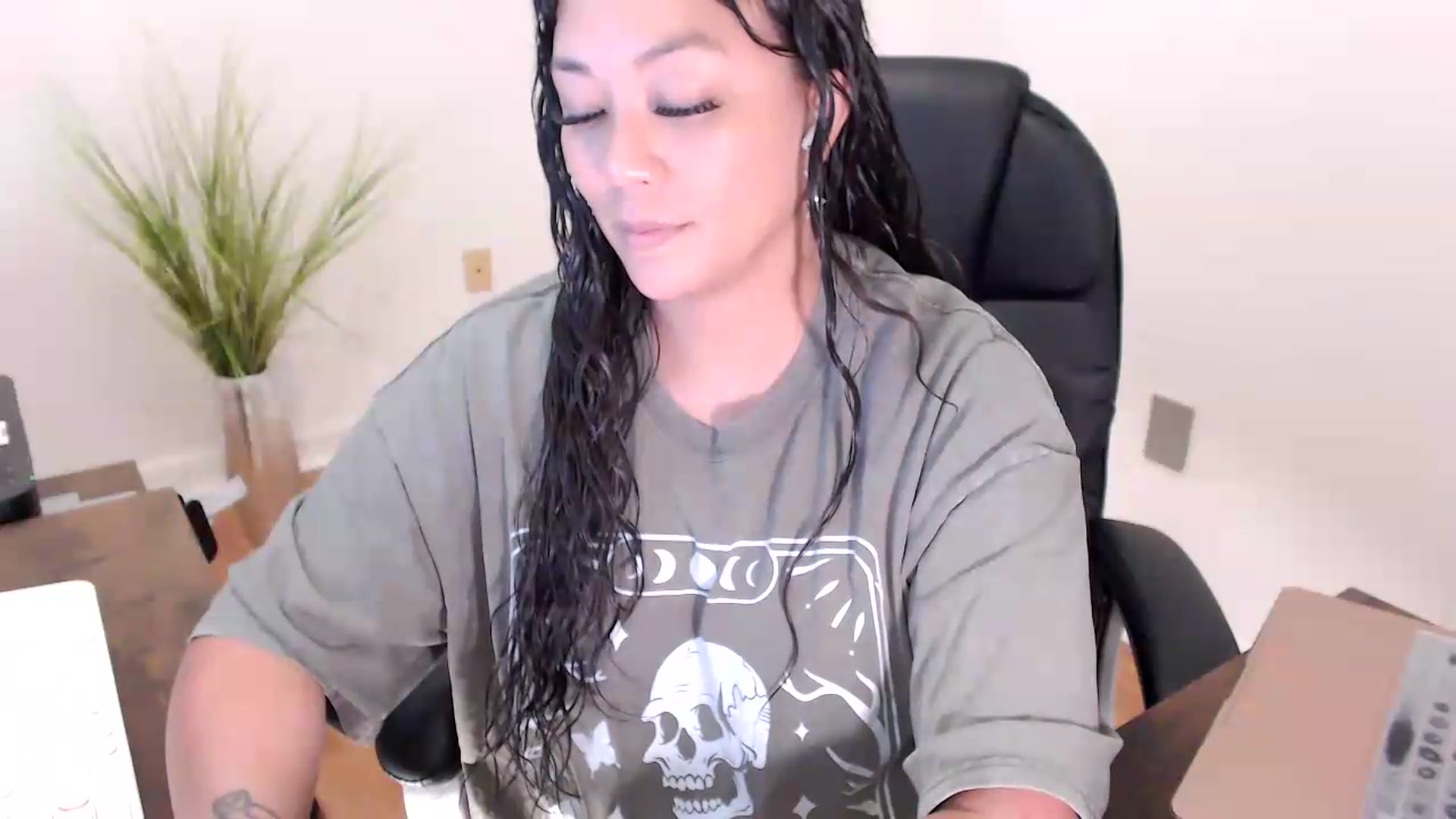 Gallery image thumbnail from CoconutCreme's myfreecams stream on, 08/07/2026, 16:59 image 19 of 20