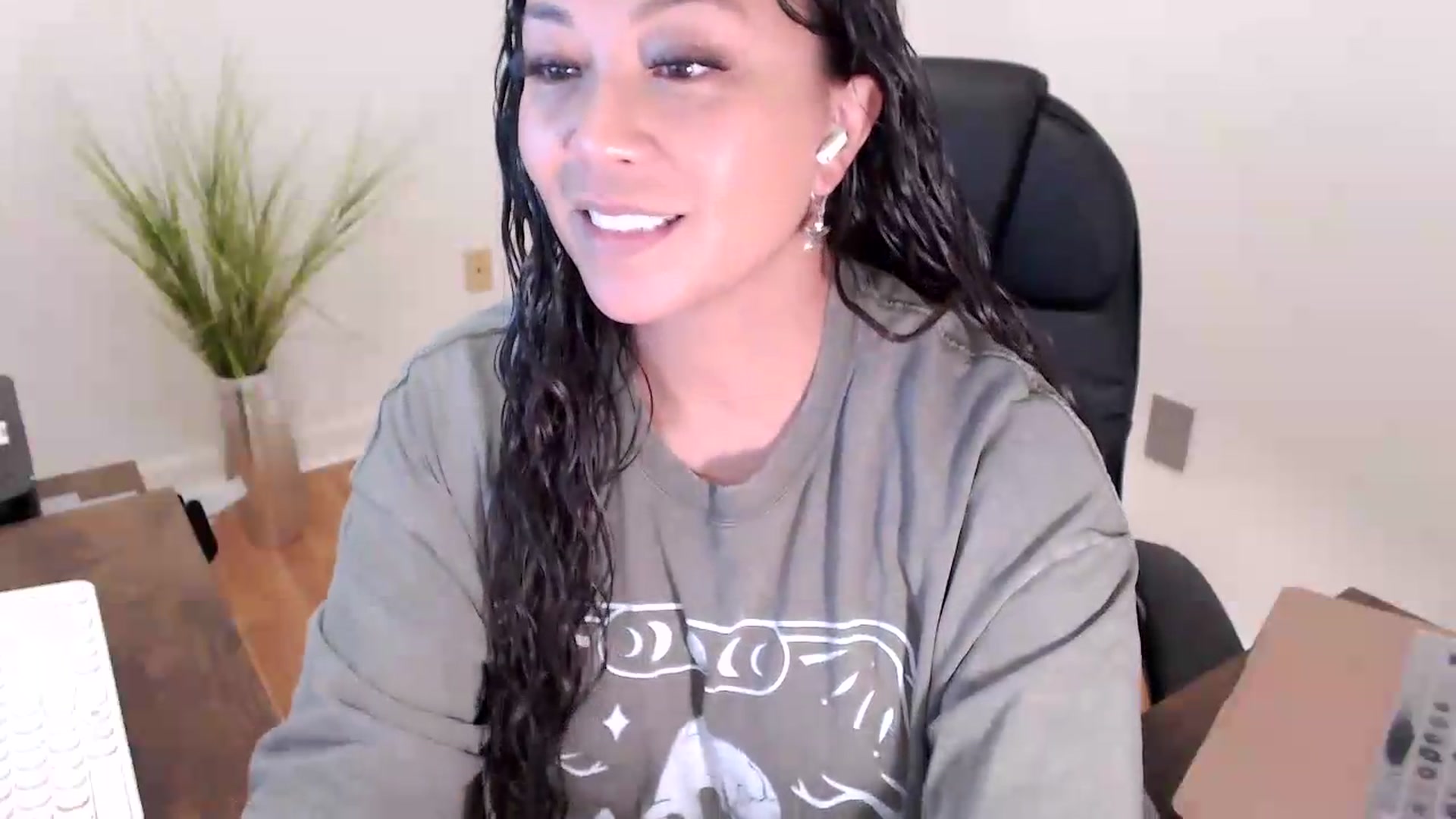 Gallery image thumbnail from CoconutCreme's myfreecams stream on, 08/07/2026, 16:59 image 10 of 20