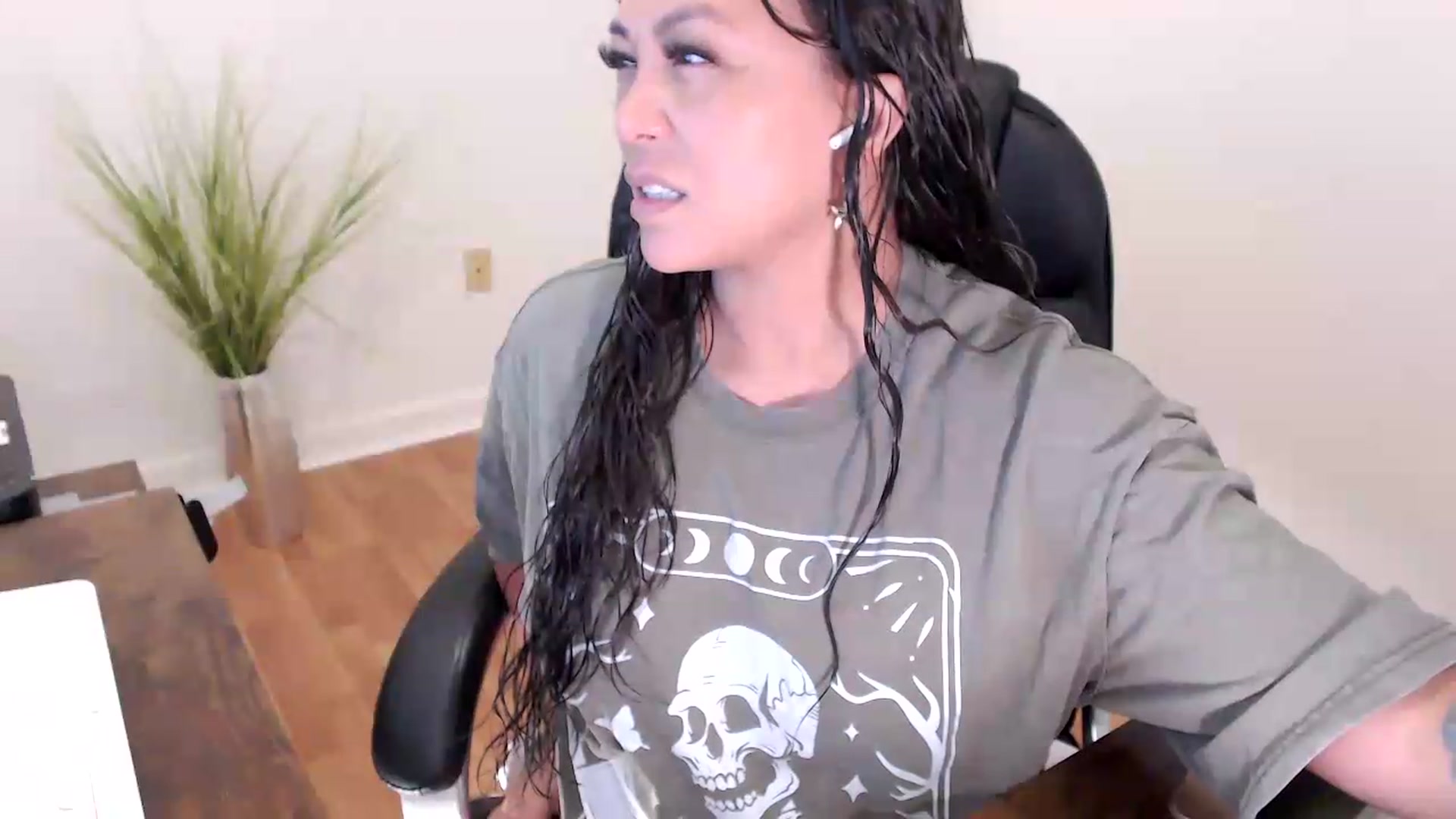 Gallery image thumbnail from CoconutCreme's myfreecams stream on, 08/07/2026, 16:59 image 17 of 20