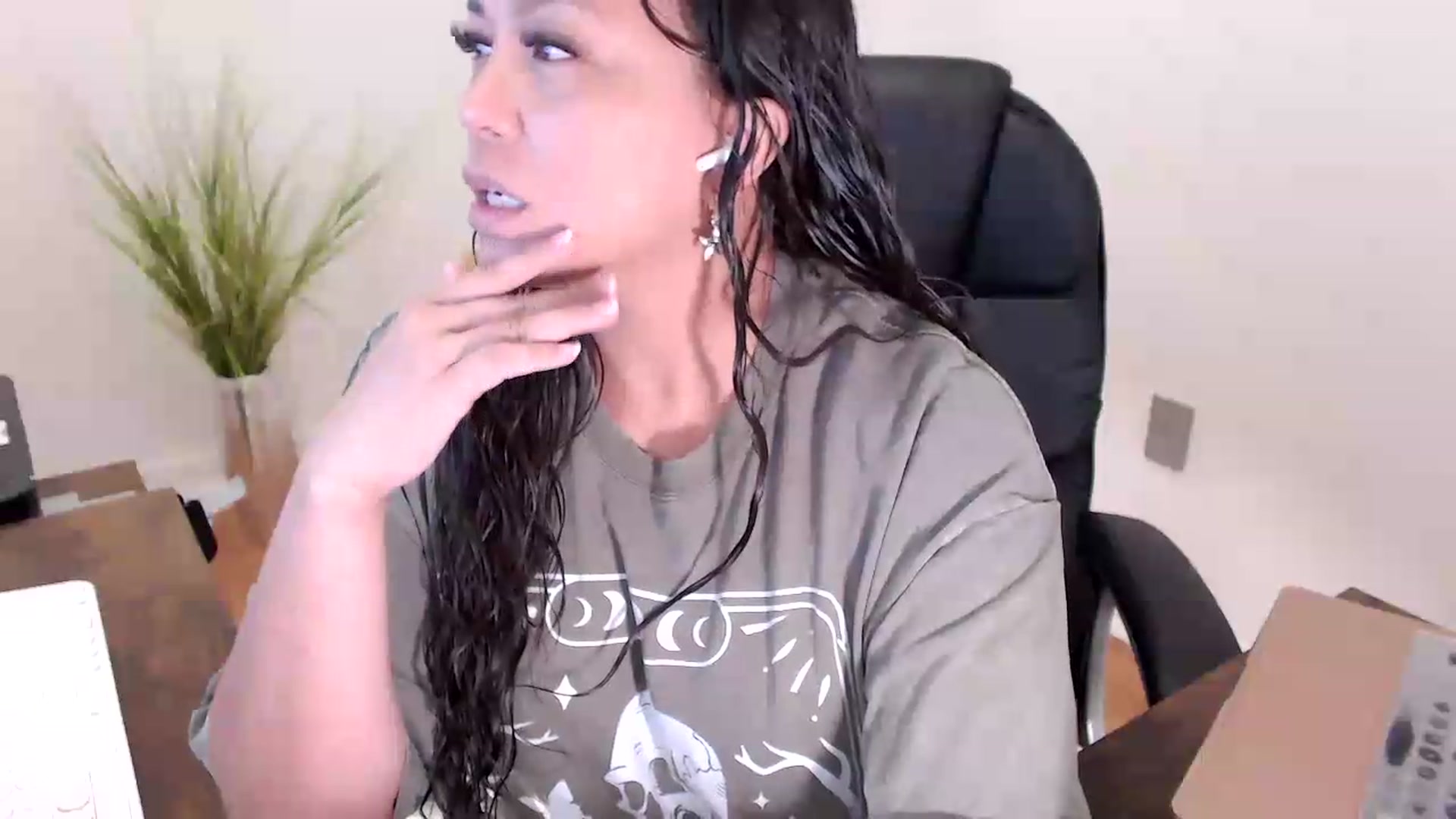 Gallery image thumbnail from CoconutCreme's myfreecams stream on, 08/07/2026, 16:59 image 16 of 20