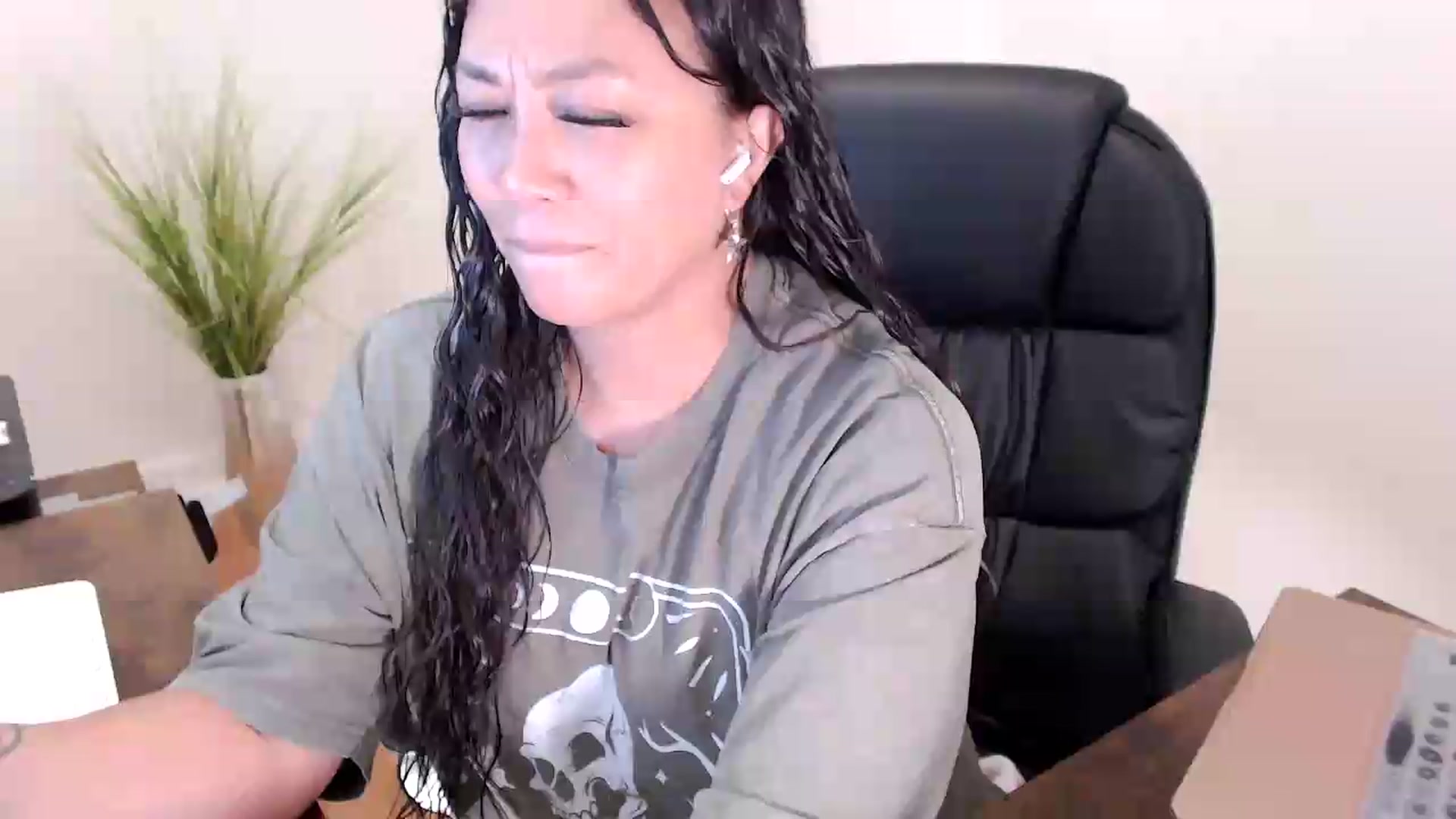 Gallery image thumbnail from CoconutCreme's myfreecams stream on, 08/07/2026, 16:59 image 1 of 20