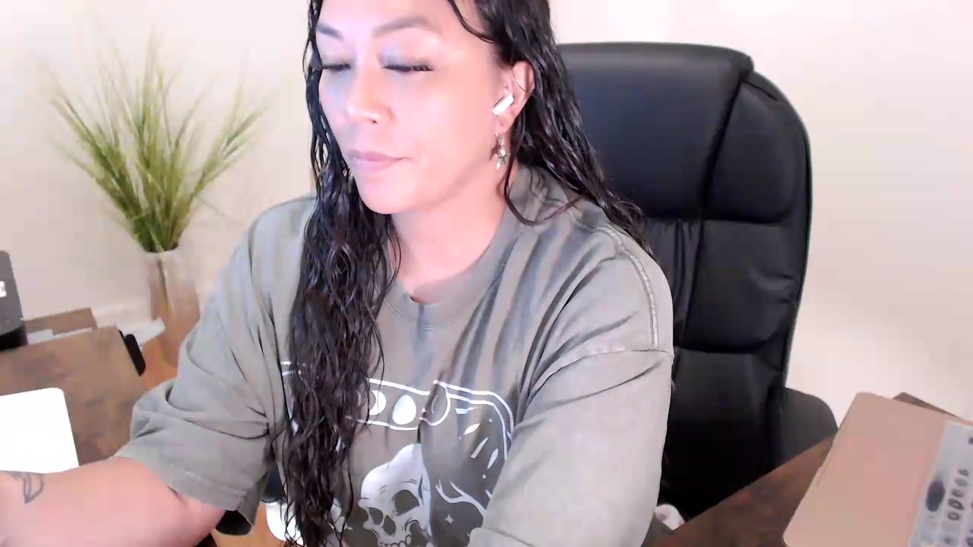 Gallery image thumbnail from CoconutCreme's myfreecams stream on, 08/07/2026, 16:59 image 3 of 20