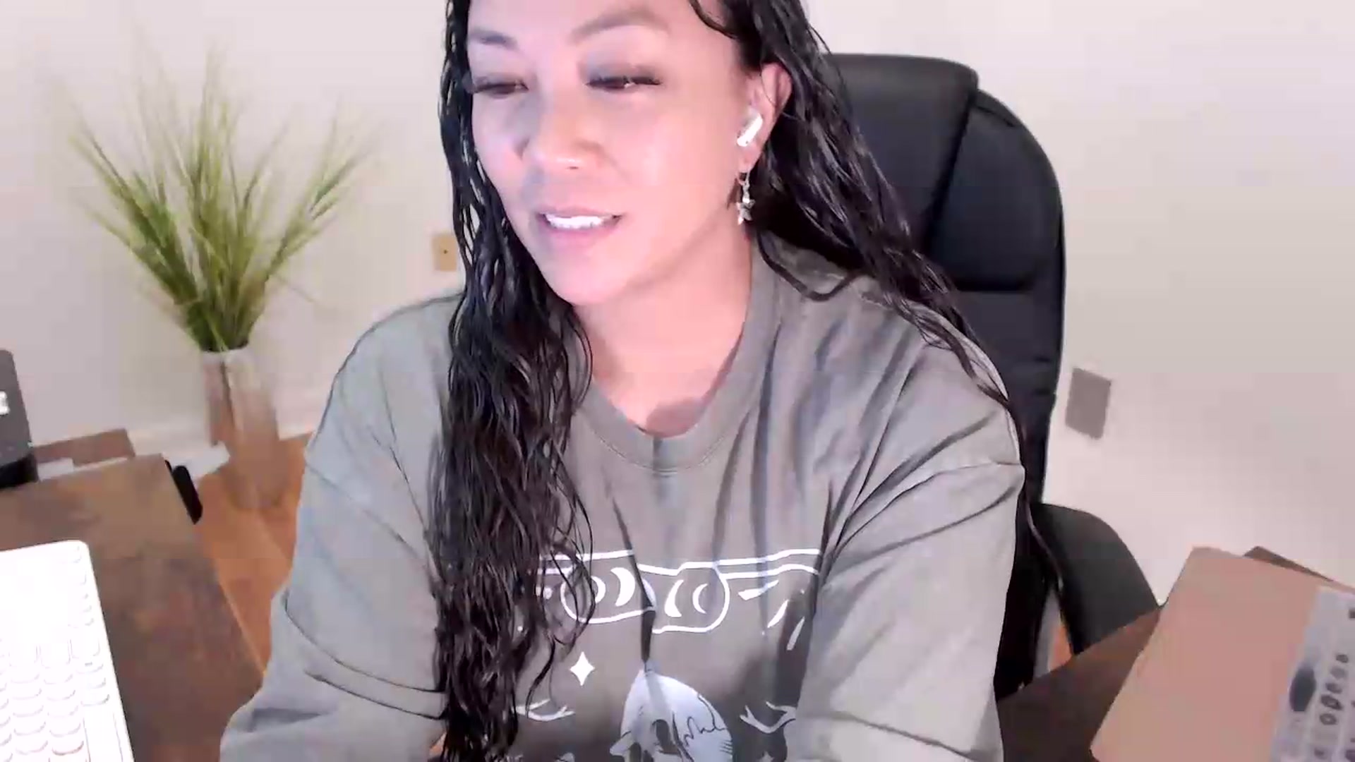 Gallery image thumbnail from CoconutCreme's myfreecams stream on, 08/07/2026, 16:59 image 11 of 20