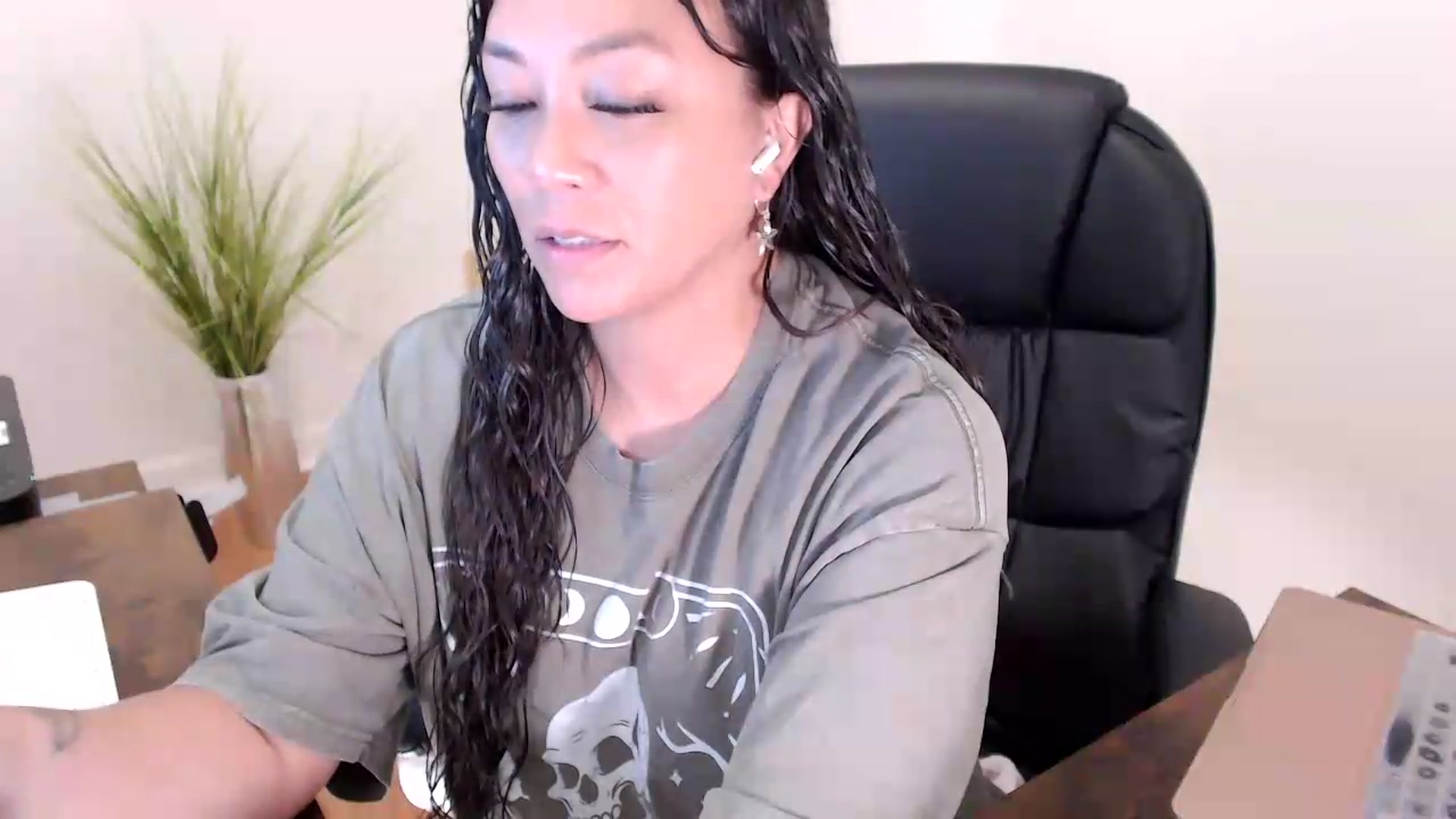 Gallery image thumbnail from CoconutCreme's myfreecams stream on, 08/07/2026, 16:59 image 2 of 20
