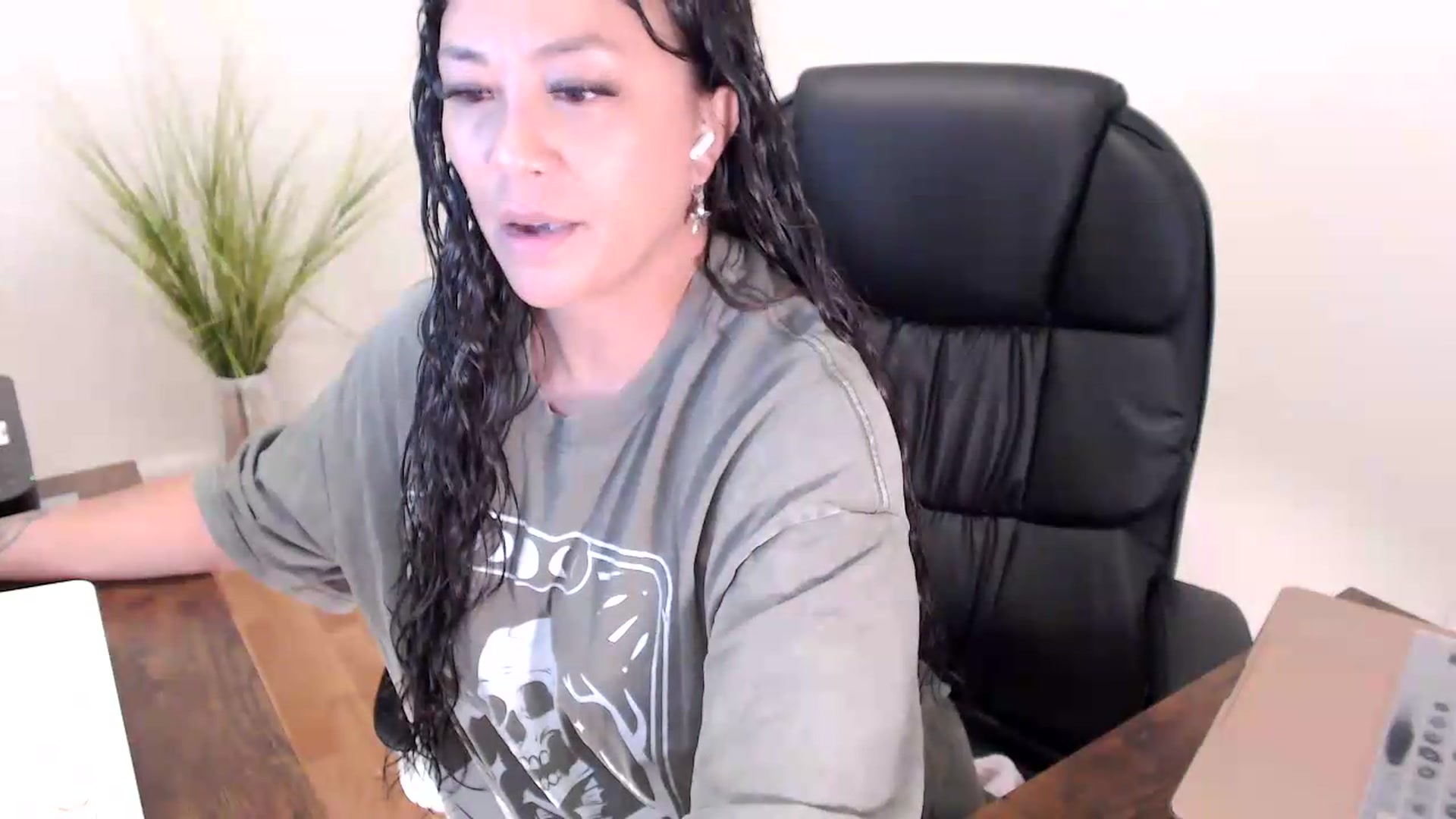 Gallery image thumbnail from CoconutCreme's myfreecams stream on, 08/07/2026, 16:59 image 5 of 20