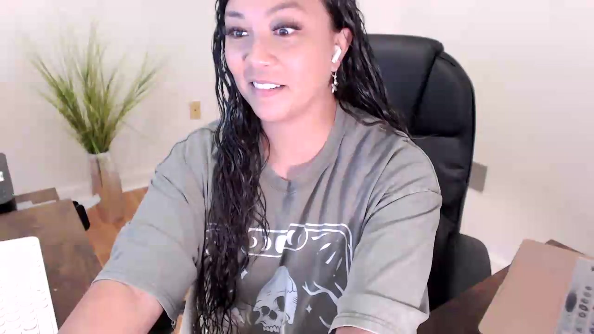 Gallery image thumbnail from CoconutCreme's myfreecams stream on, 08/07/2026, 17:42 image 18 of 20