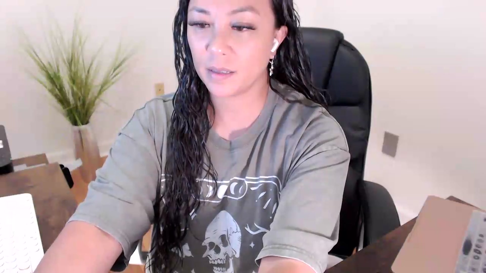 Gallery image thumbnail from CoconutCreme's myfreecams stream on, 08/07/2026, 17:42 image 13 of 20