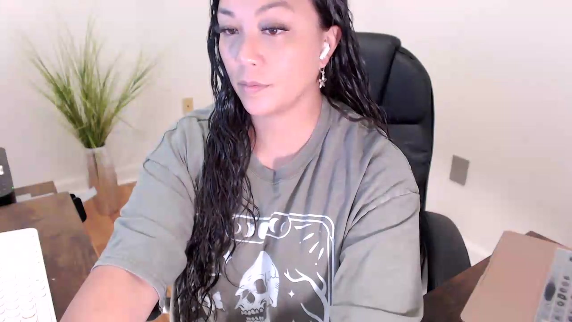 Gallery image thumbnail from CoconutCreme's myfreecams stream on, 08/07/2026, 17:42 image 15 of 20