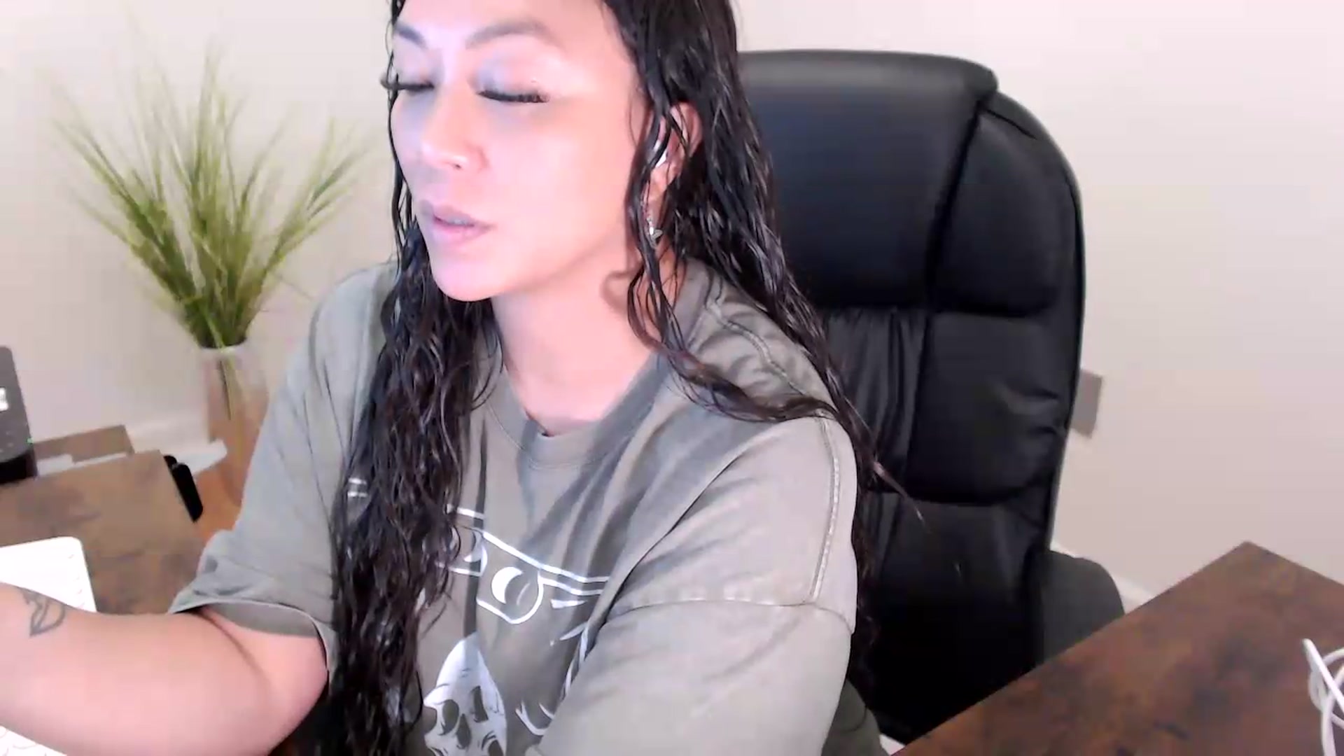 Gallery image thumbnail from CoconutCreme's myfreecams stream on, 08/07/2026, 18:33 image 12 of 20
