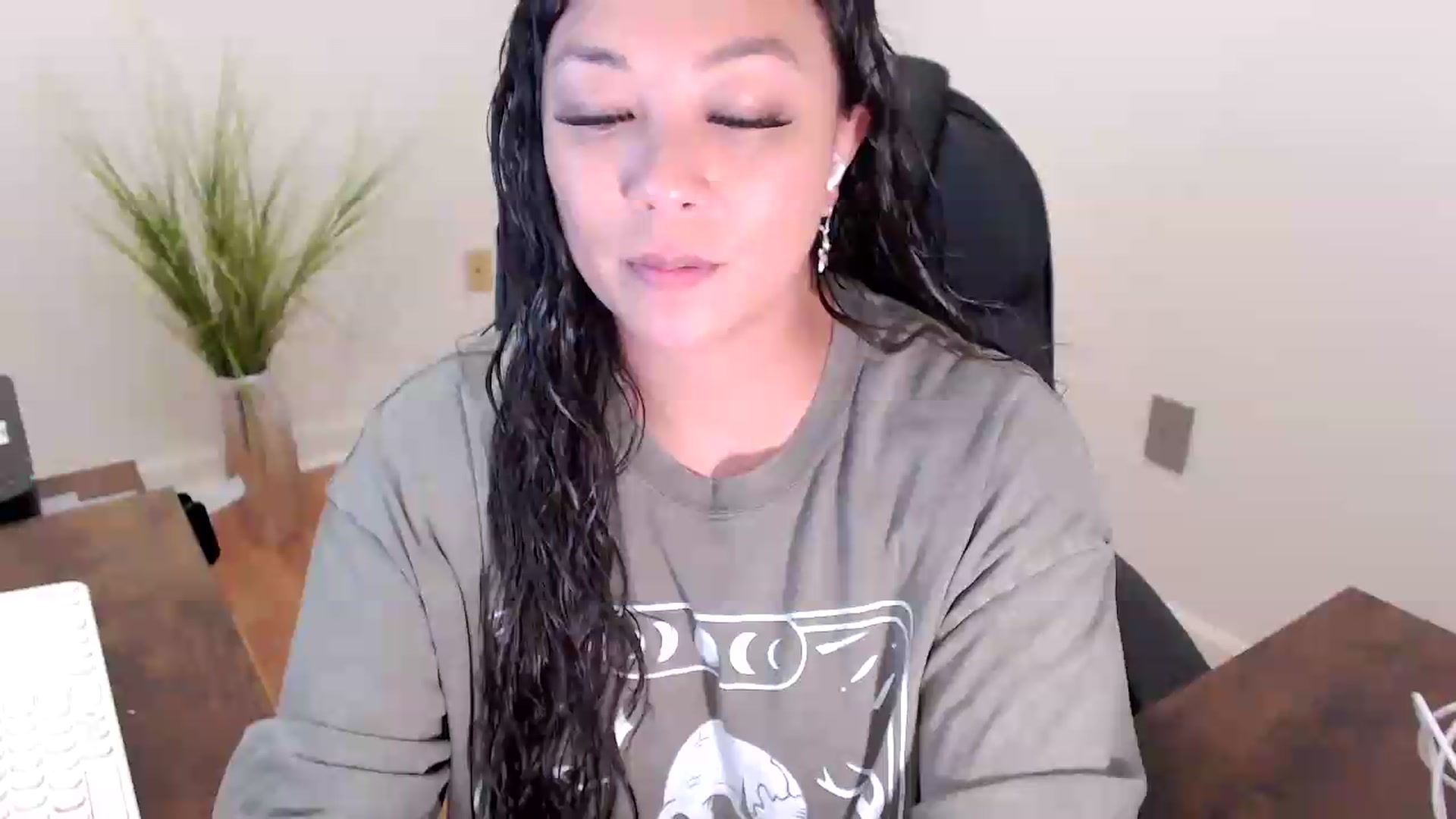 Gallery image thumbnail from CoconutCreme's myfreecams stream on, 08/07/2026, 18:33 image 7 of 20